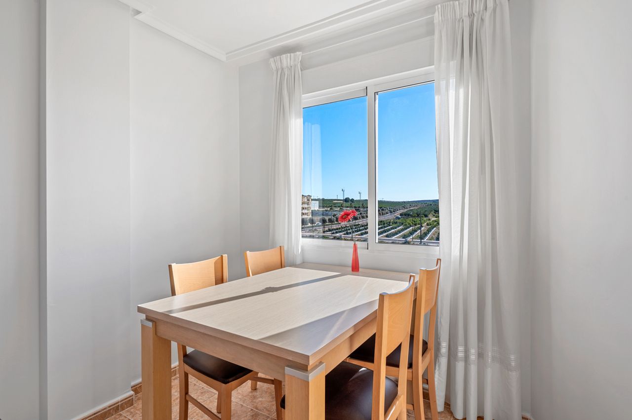 2-Bedroom Apartment in Pueblo 3, Algorfa - Image 8