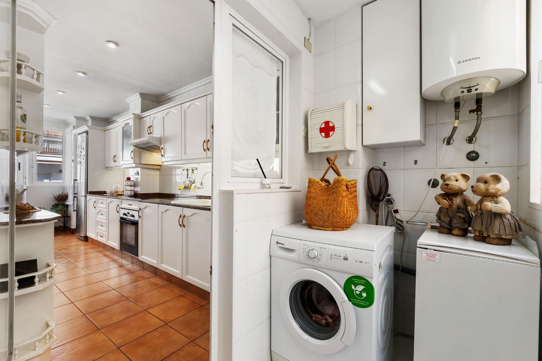 4-Bedroom Apartment in Torrevieja - Image 19