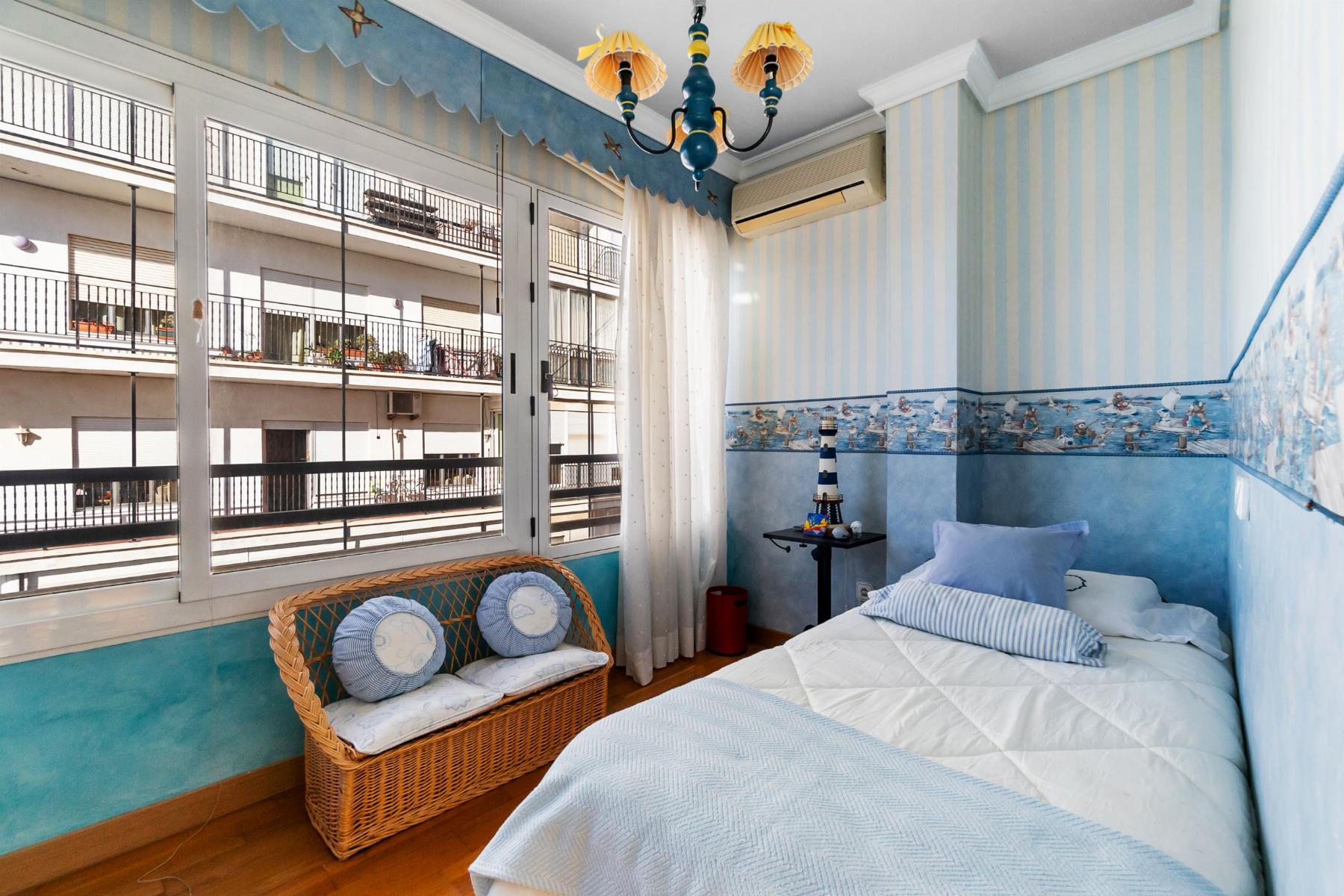 4-Bedroom Apartment in Torrevieja - Image 8