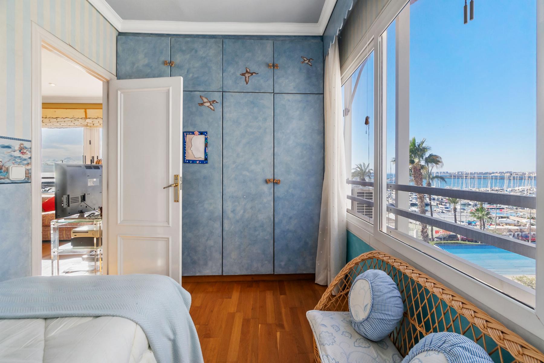 4-Bedroom Apartment in Torrevieja - Image 9