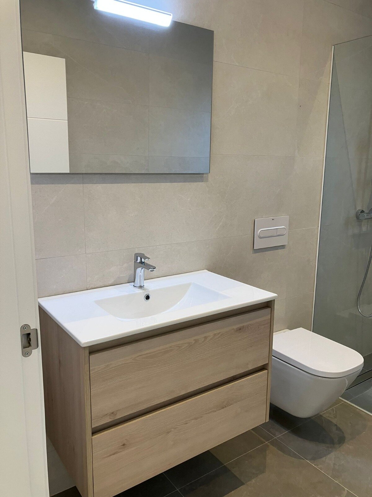 3-Bedroom Detached House in Pinoso - Image 13