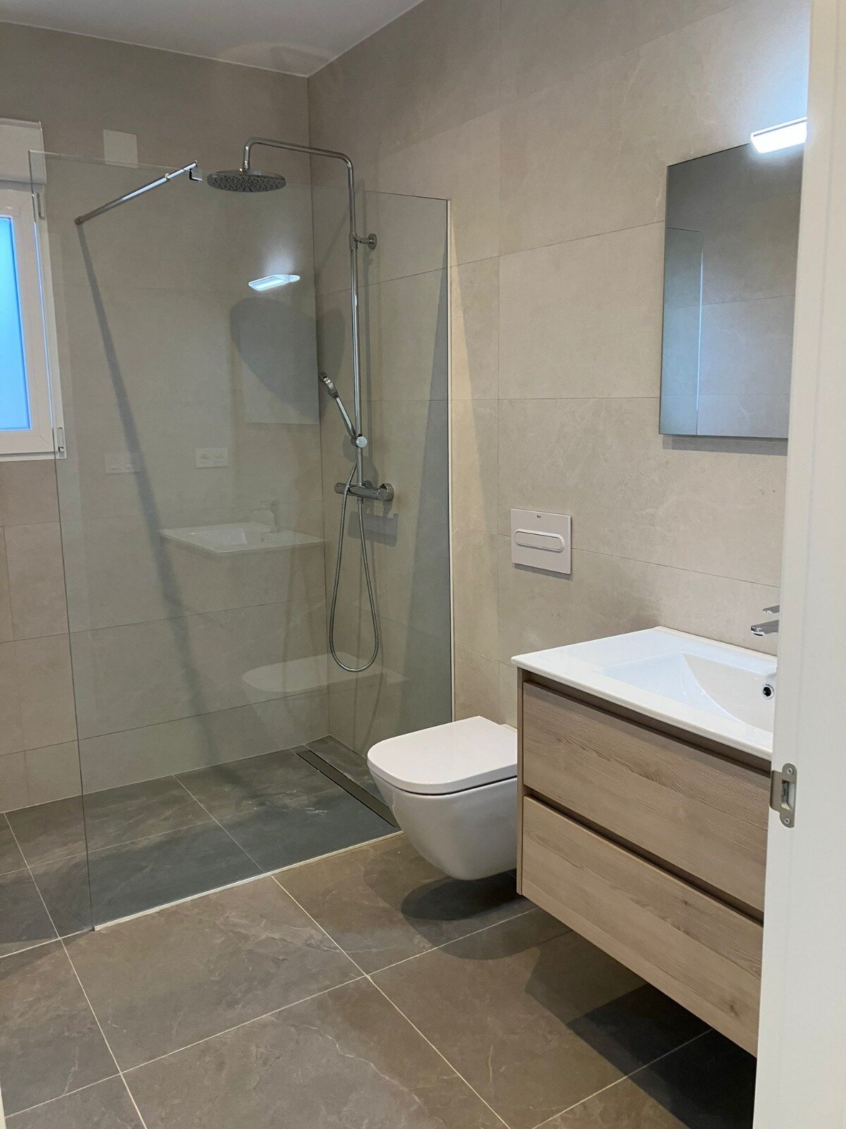 3-Bedroom Detached House in Pinoso - Image 17