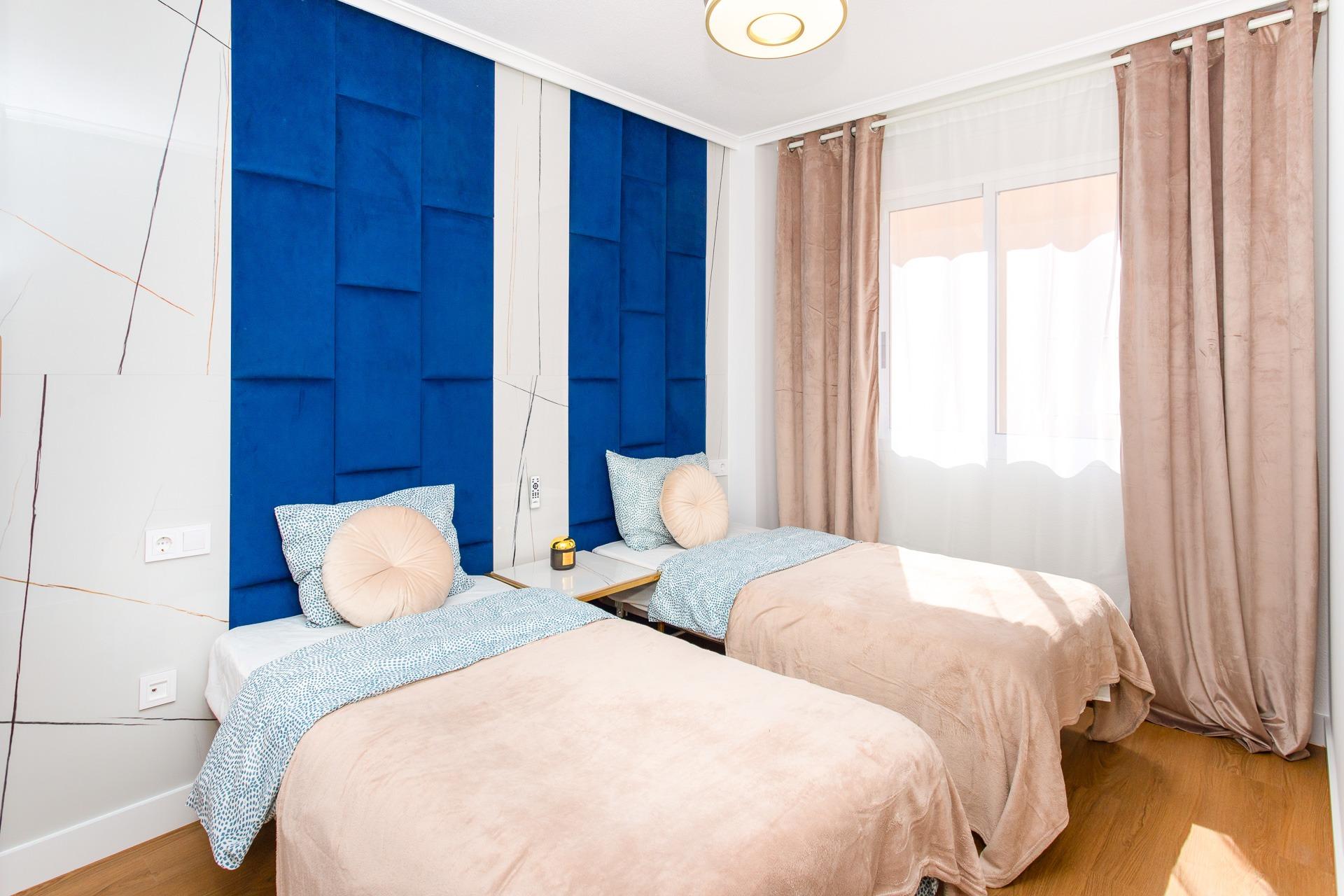 2-Bedroom Apartment in Centro, Torrevieja - Image 11