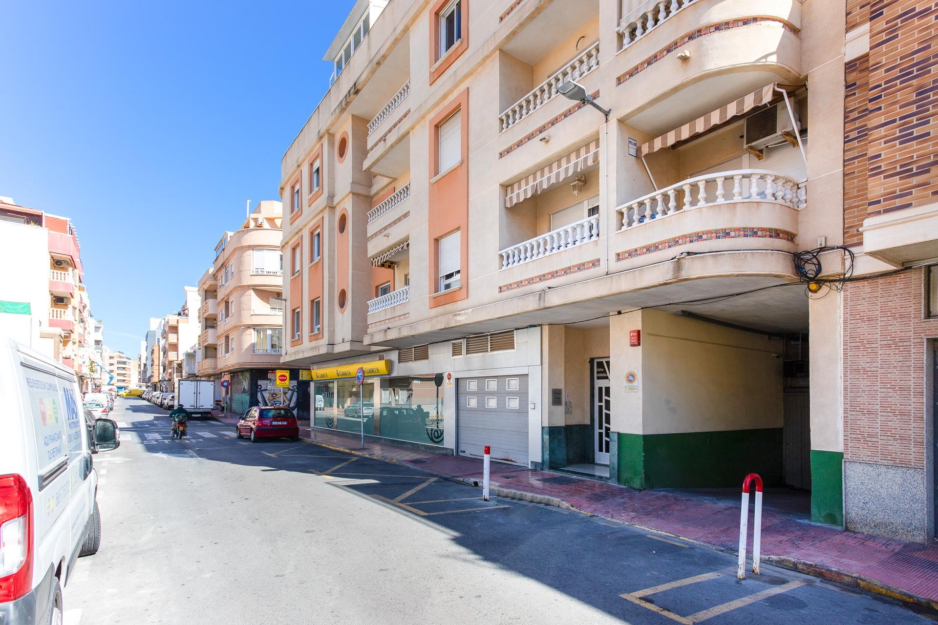 2-Bedroom Apartment in Centro, Torrevieja - Image 21