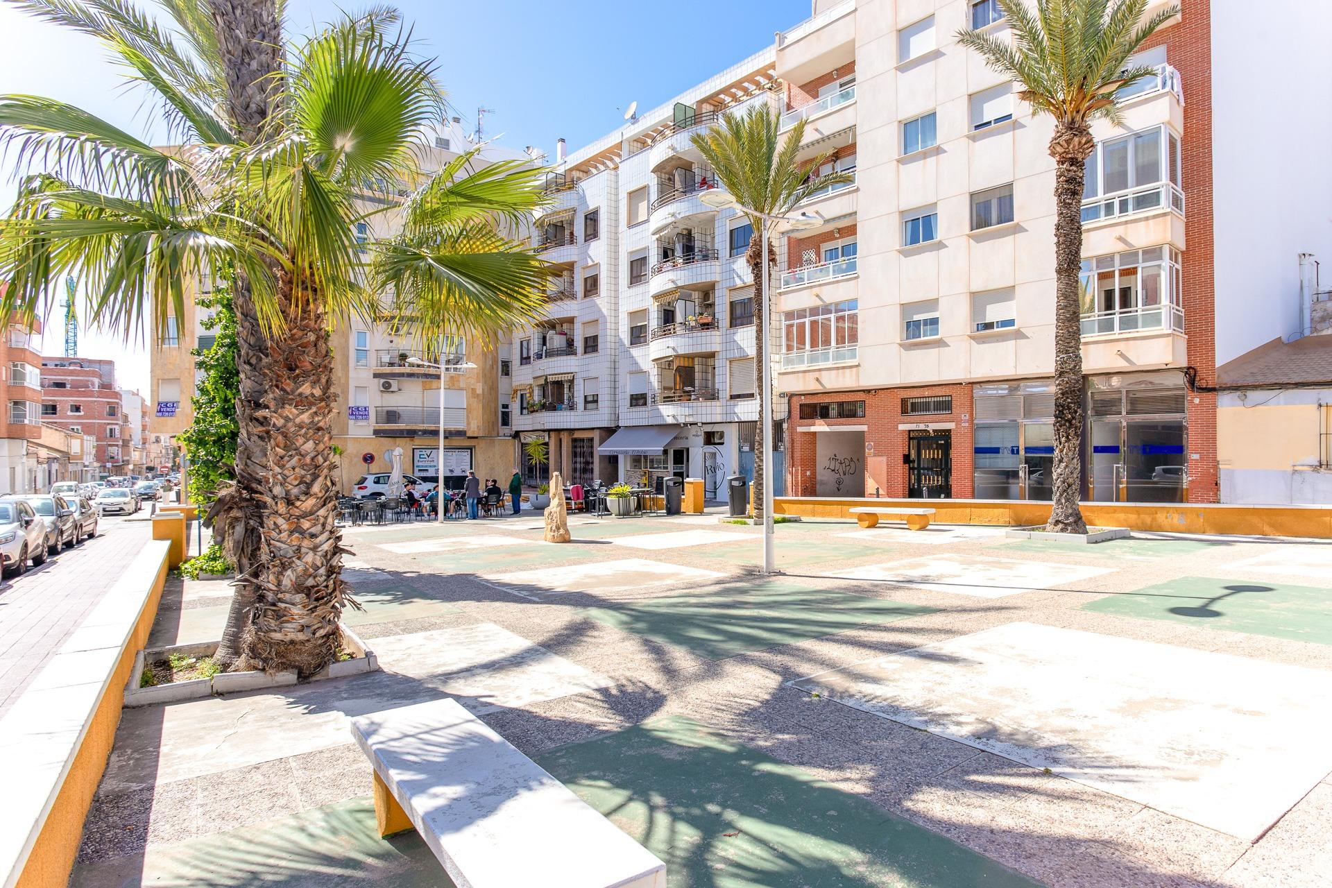 2-Bedroom Apartment in Centro, Torrevieja - Image 22