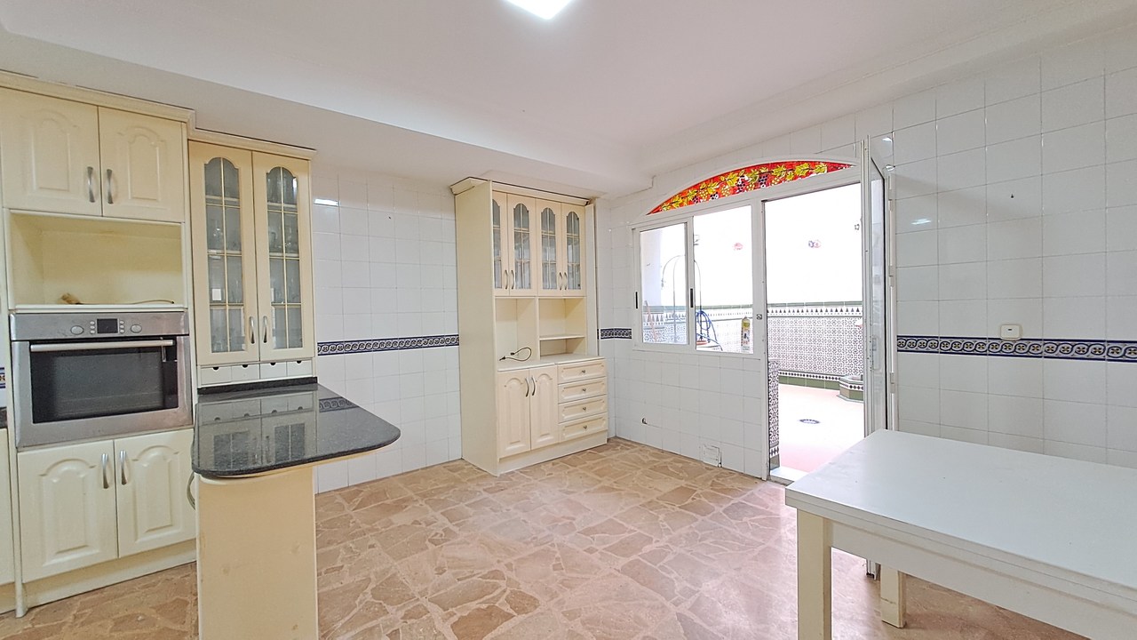5-Bedroom Apartment in Centro, Torrevieja - Image 15