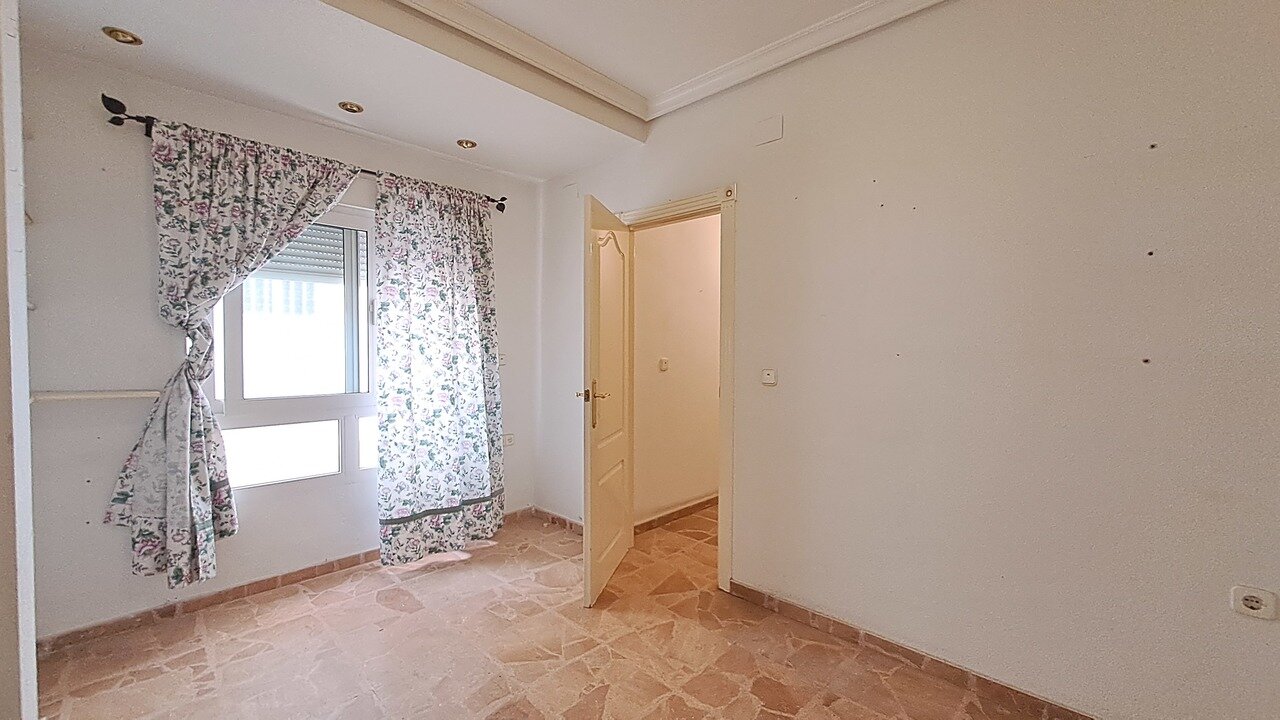5-Bedroom Apartment in Centro, Torrevieja - Image 25