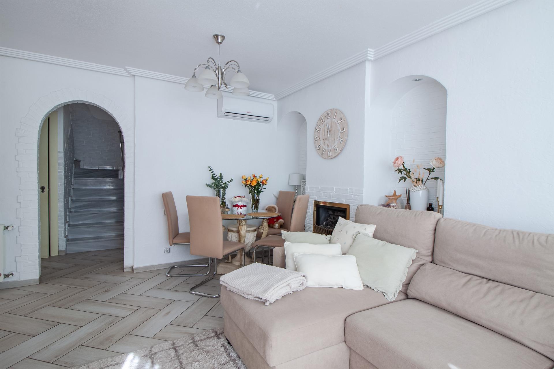 Villa de 4 Chambres à La Florida, Orihuela Costa - Image 11