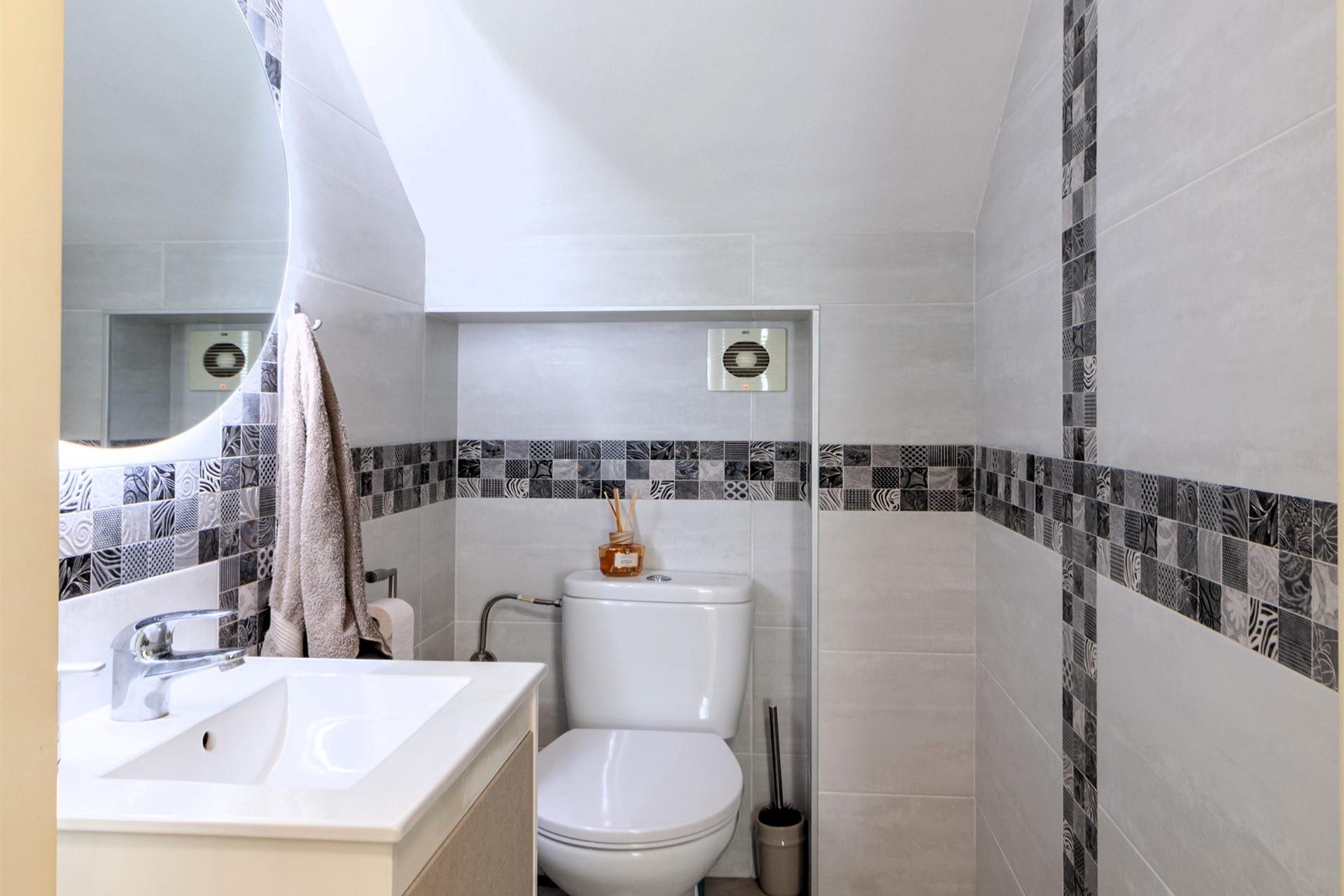 Villa de 4 Chambres à La Florida, Orihuela Costa - Image 22