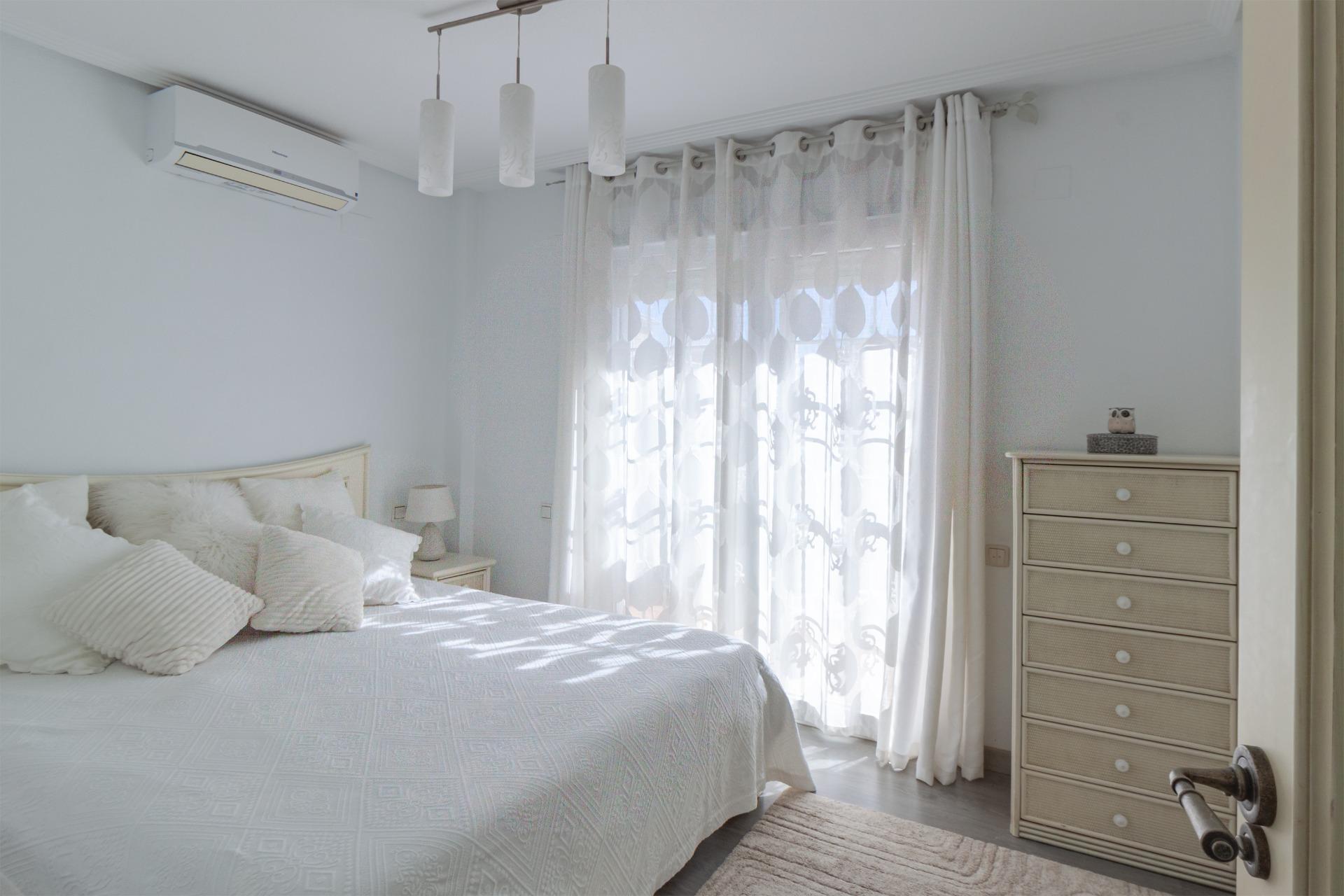 Villa de 4 Chambres à La Florida, Orihuela Costa - Image 28