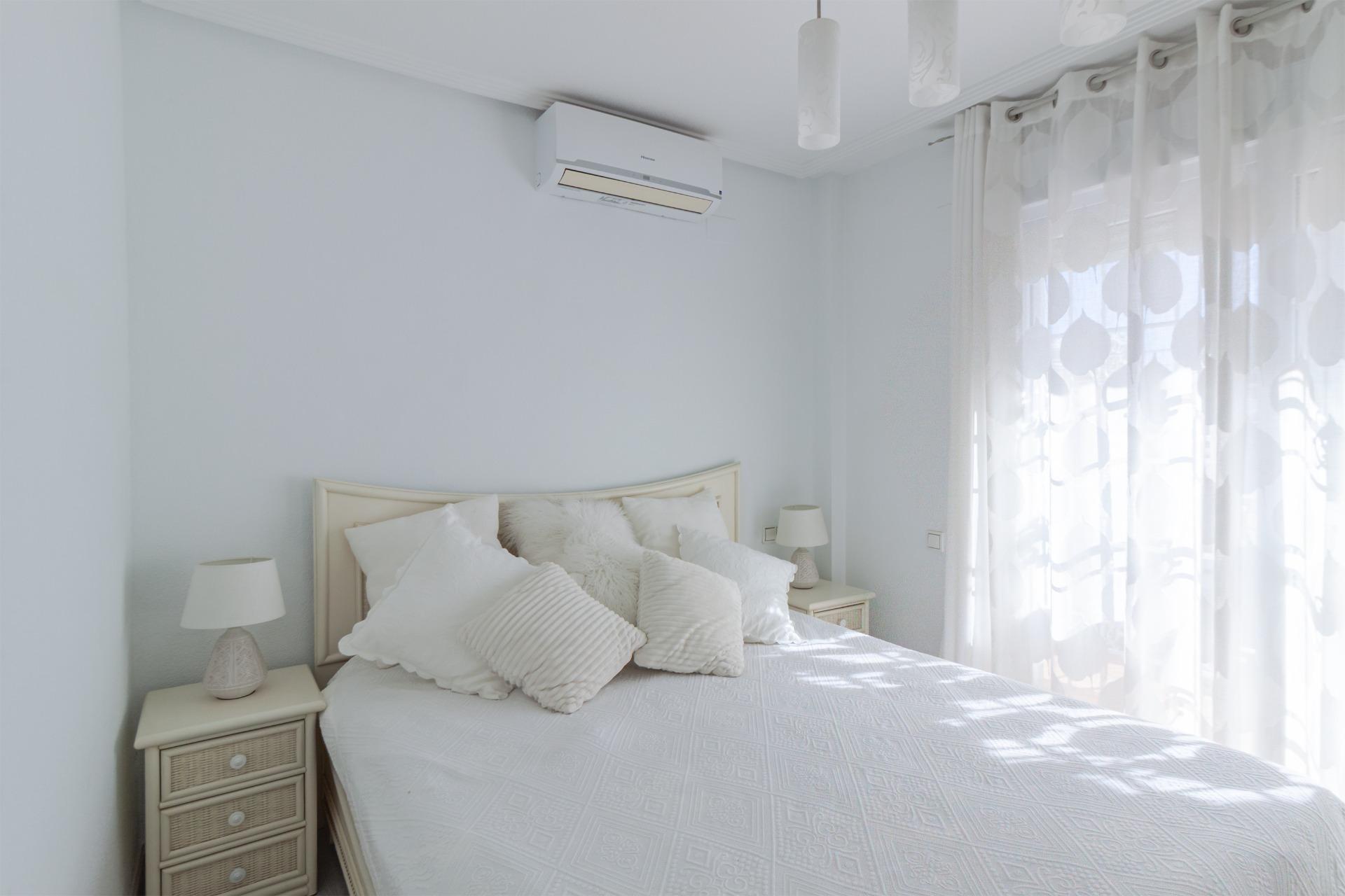 Villa de 4 Chambres à La Florida, Orihuela Costa - Image 29