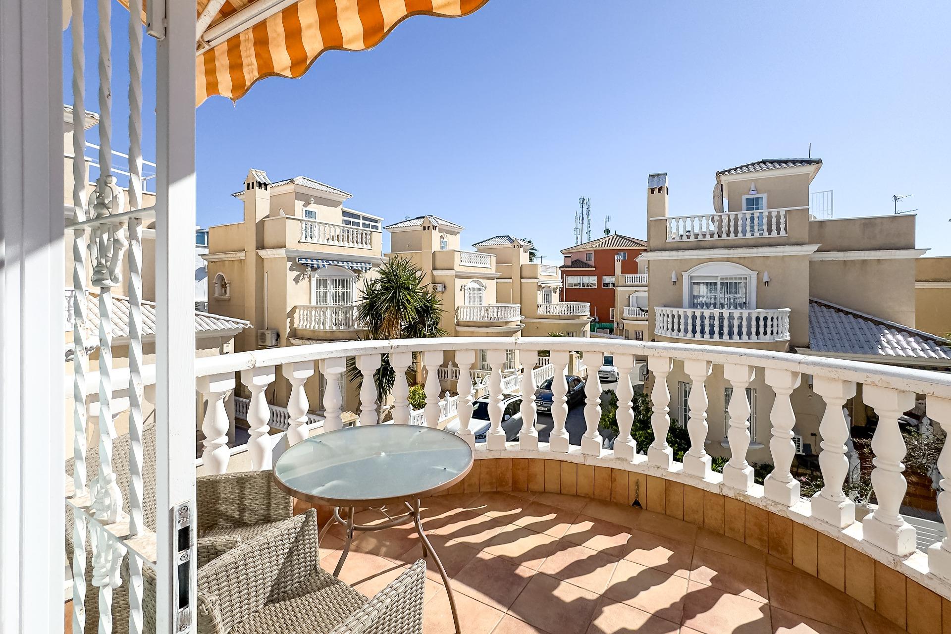 Villa de 4 Chambres à La Florida, Orihuela Costa - Image 32