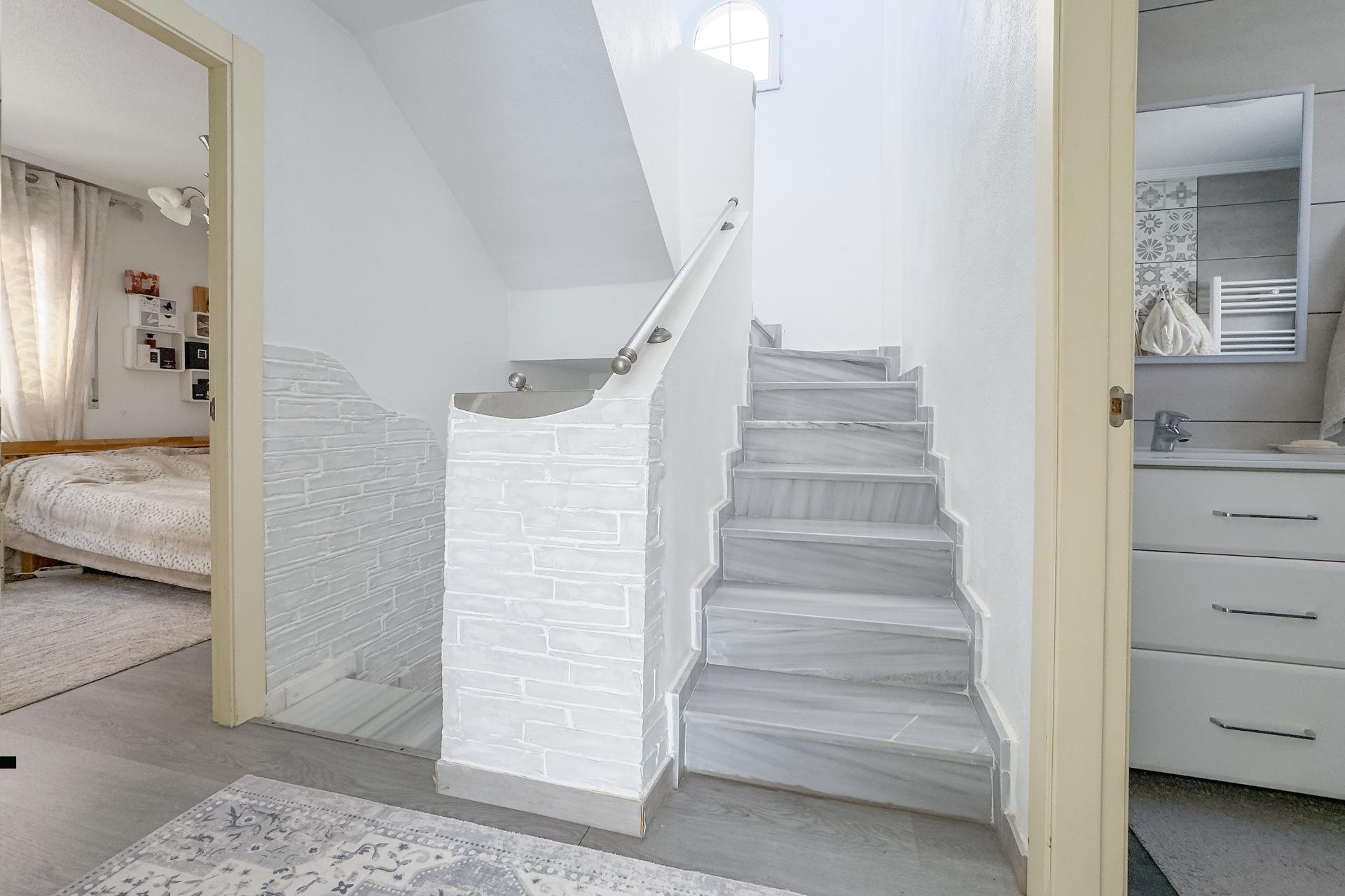 Villa de 4 Chambres à La Florida, Orihuela Costa - Image 40