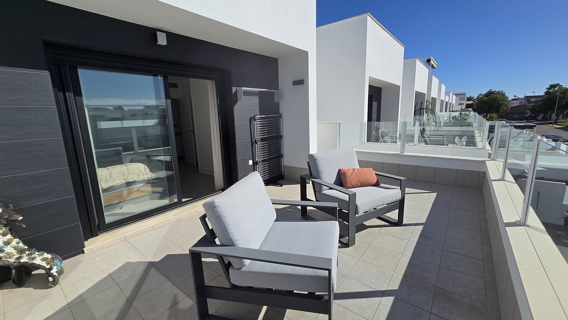 3-Bedroom Villa in San Pedro del Pinatar - Image 28