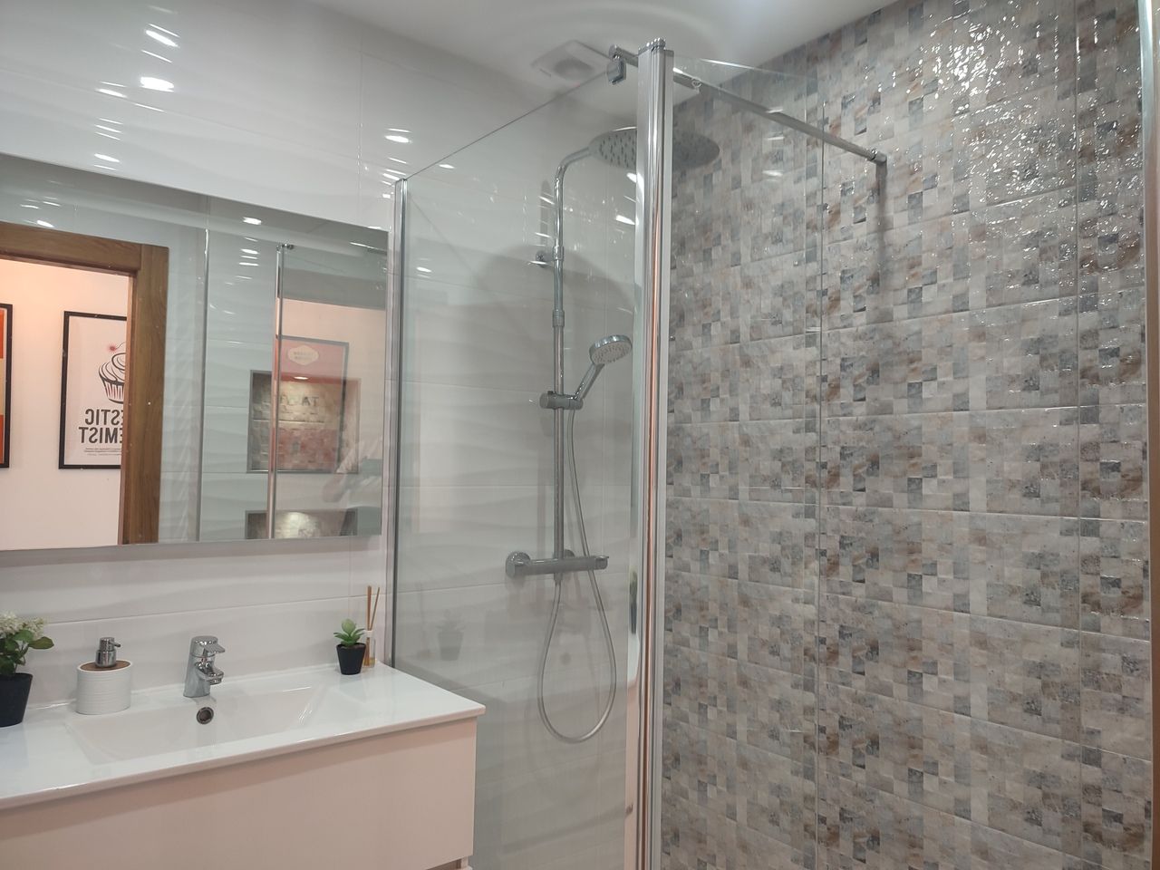 2-Bedroom Apartment in Sucina, Sucina - Image 8
