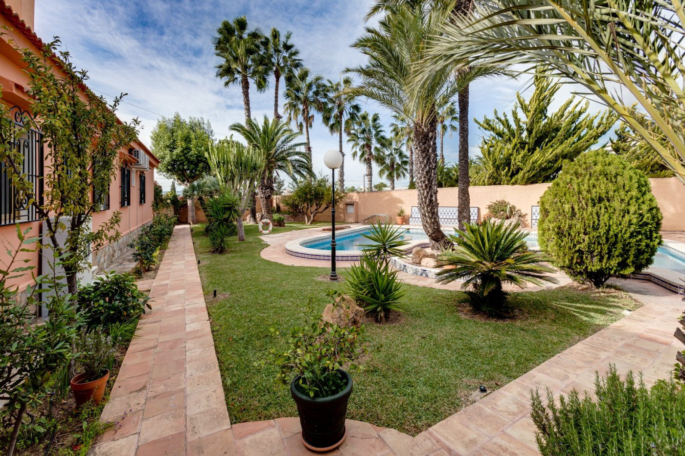 5-Bedroom Villa in San Luis, Torrevieja - Image 12