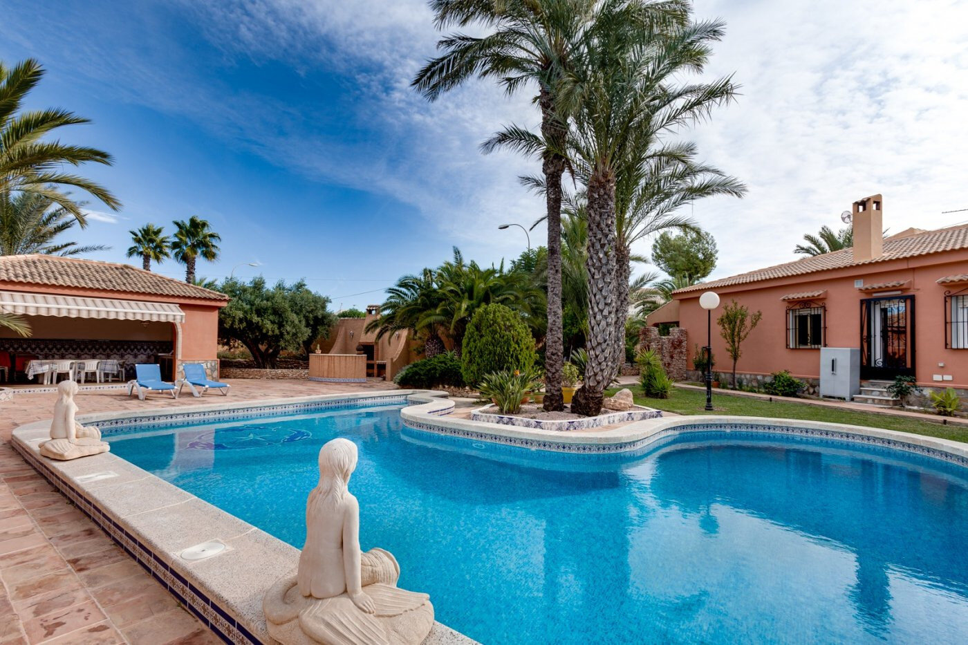 5-Bedroom Villa in San Luis, Torrevieja - Image 32