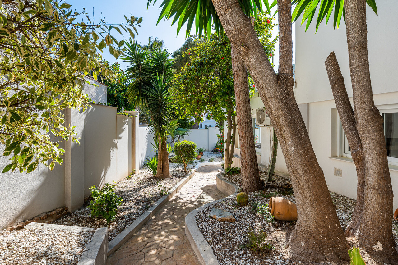 7-Bedroom Villa in Campoamor, Orihuela Costa - Image 29