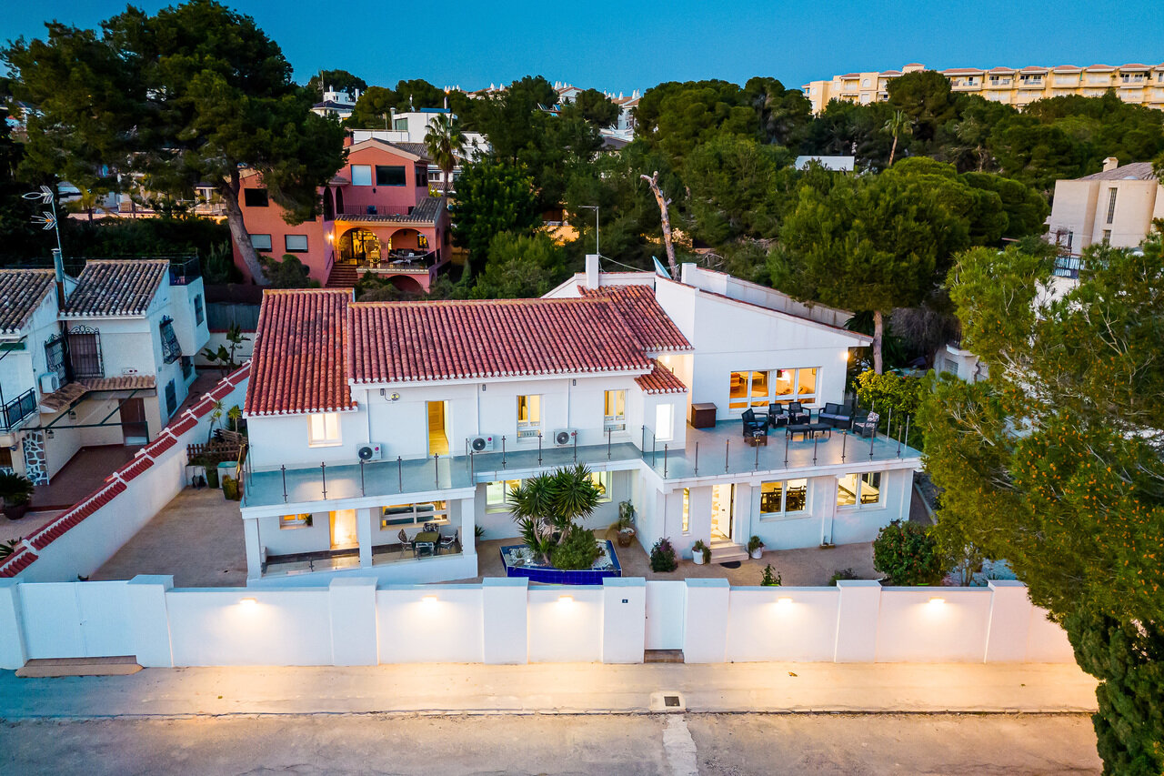 7-Bedroom Villa in Campoamor, Orihuela Costa - Image 30