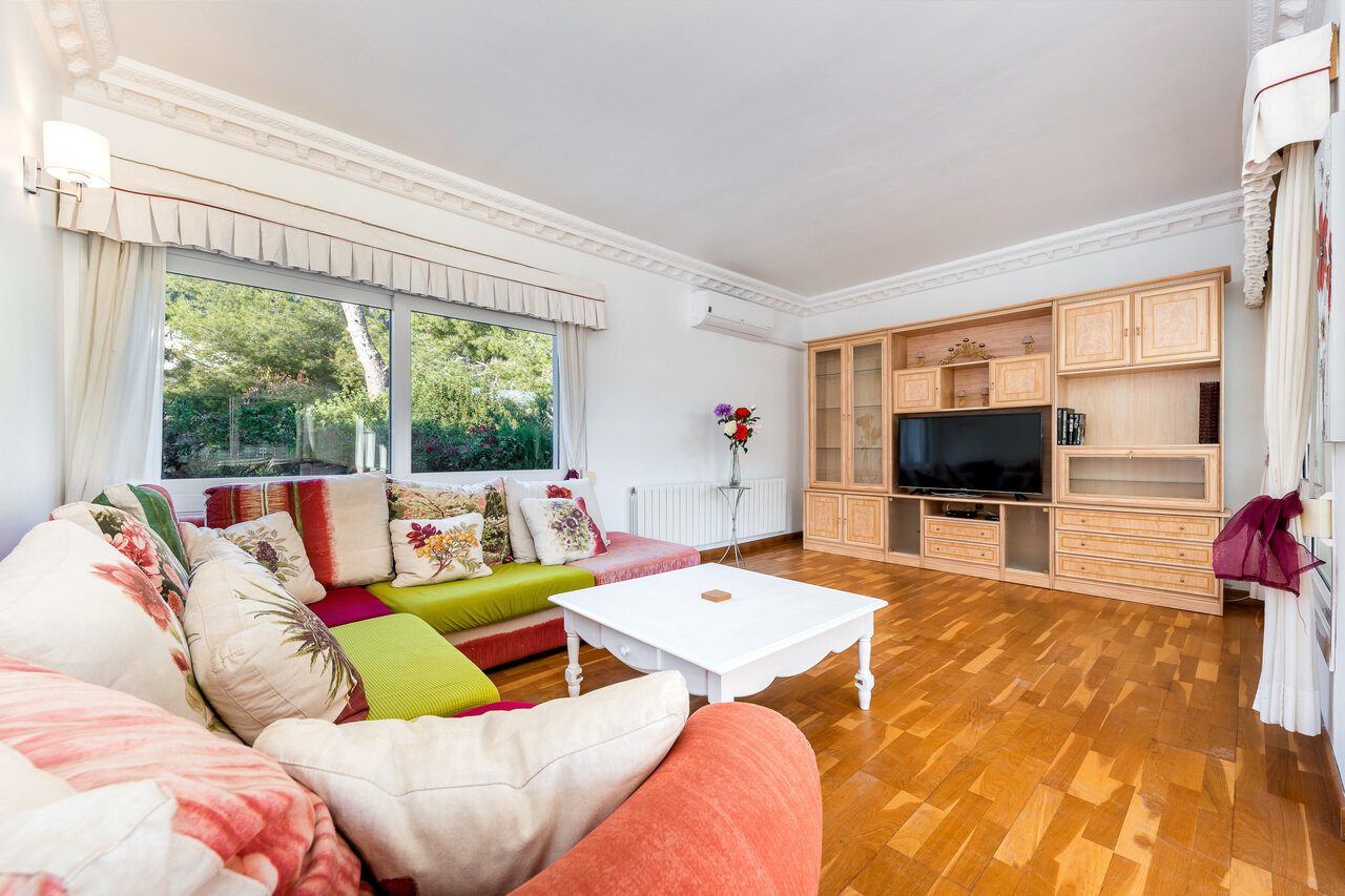 7-Bedroom Villa in Campoamor, Orihuela Costa - Image 8