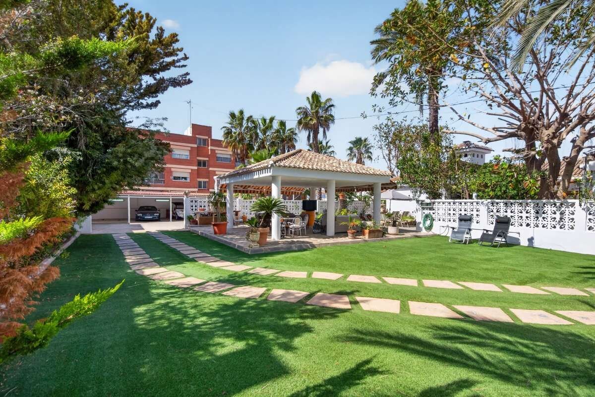 3-Bedroom Villa in Lo Pagán, San Pedro del Pinatar - Image 1