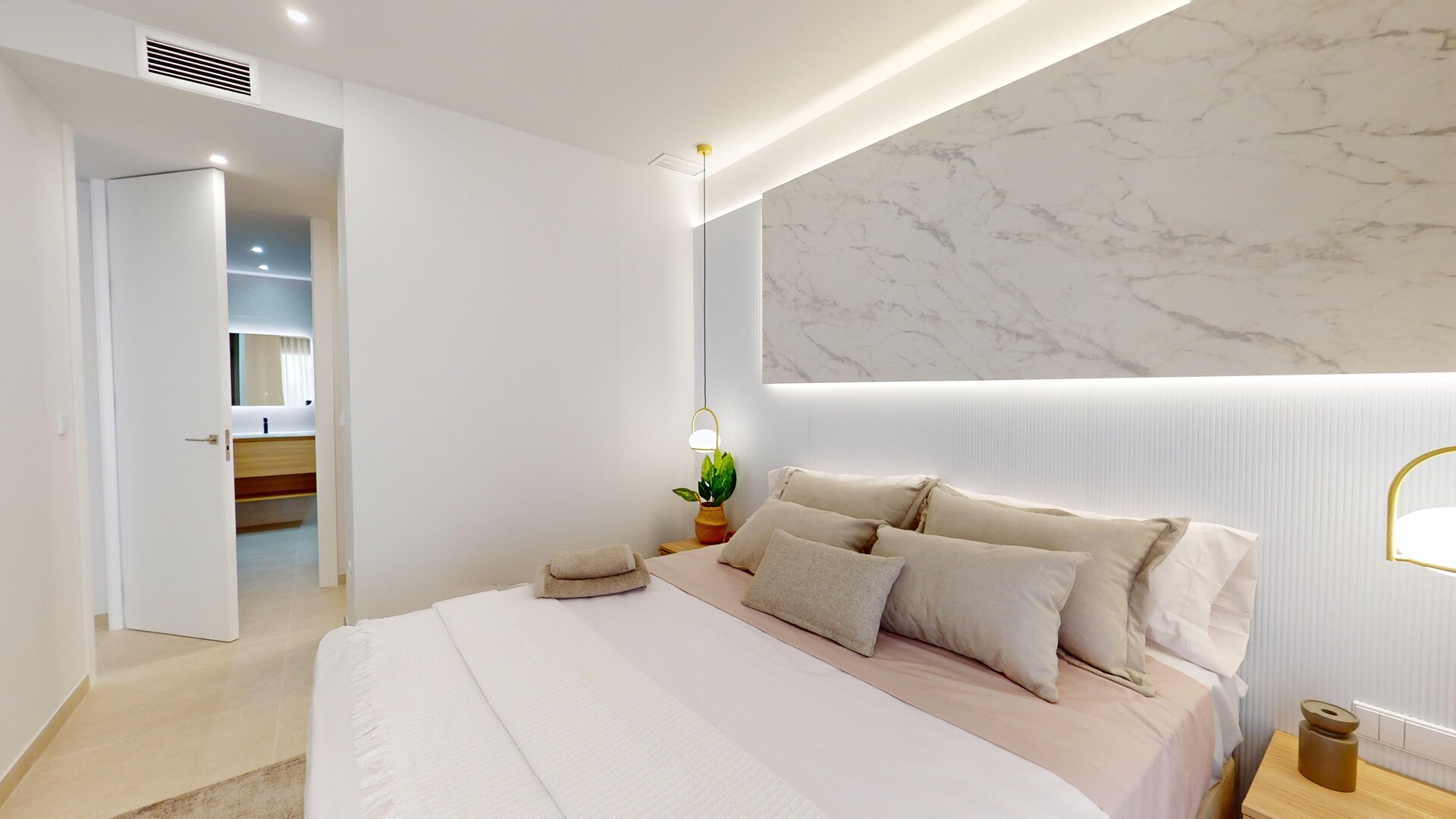 3-Bedroom Ground Floor Apartment in Cabo Roig - Image 22