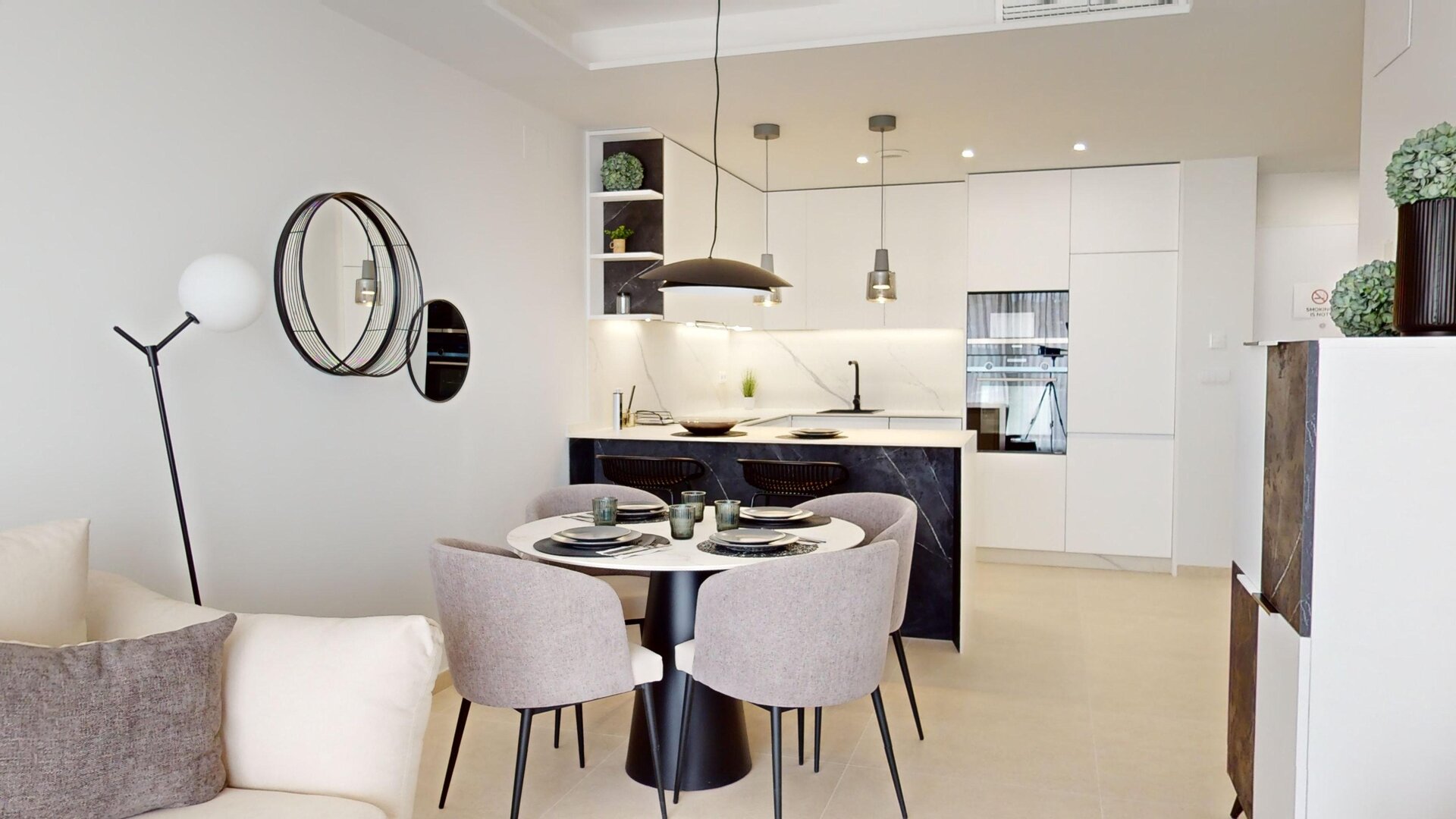 3-Bedroom Ground Floor Apartment in Cabo Roig - Image 8