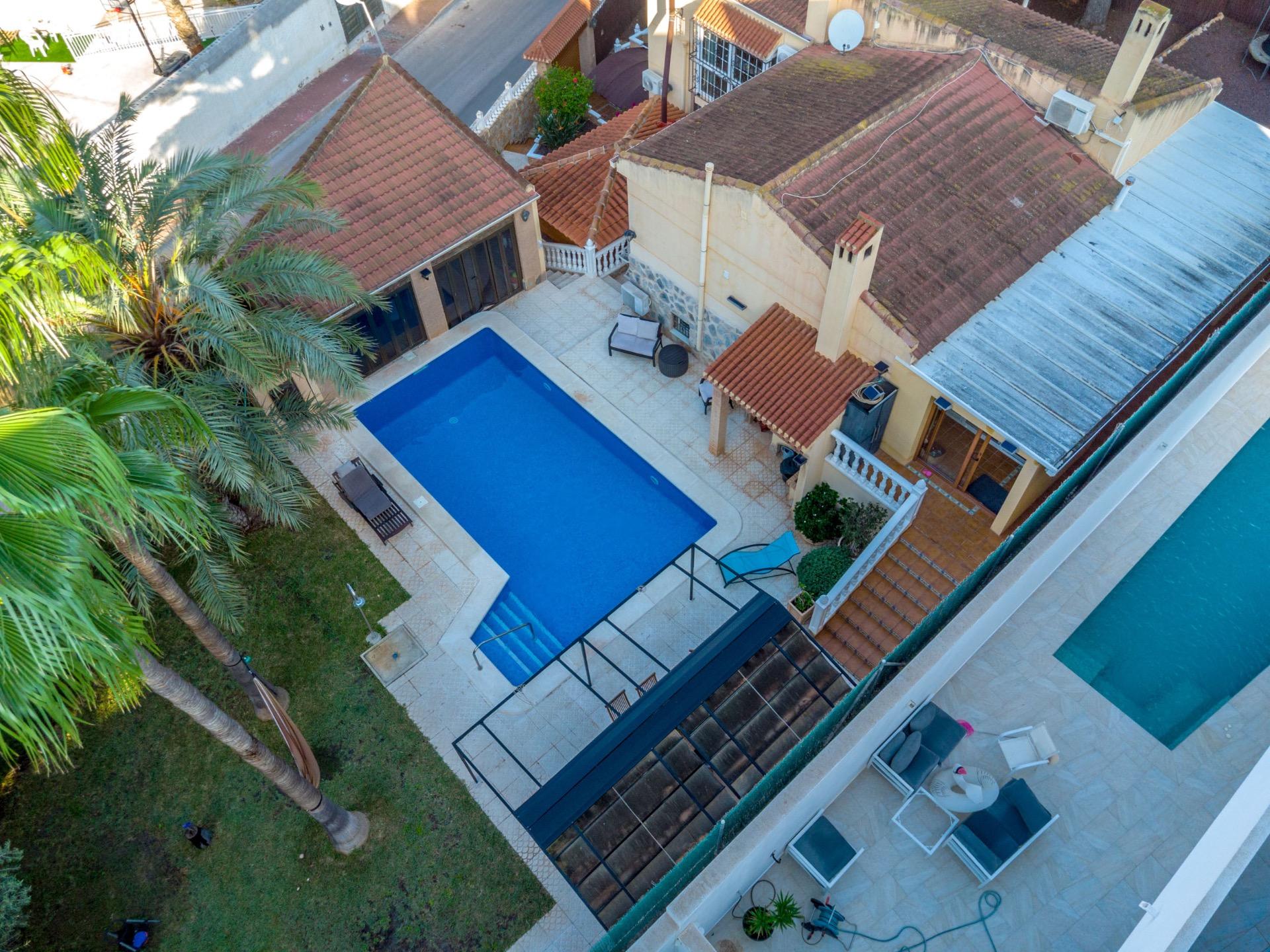 4-Bedroom Villa in La Siesta, Torrevieja - Image 10