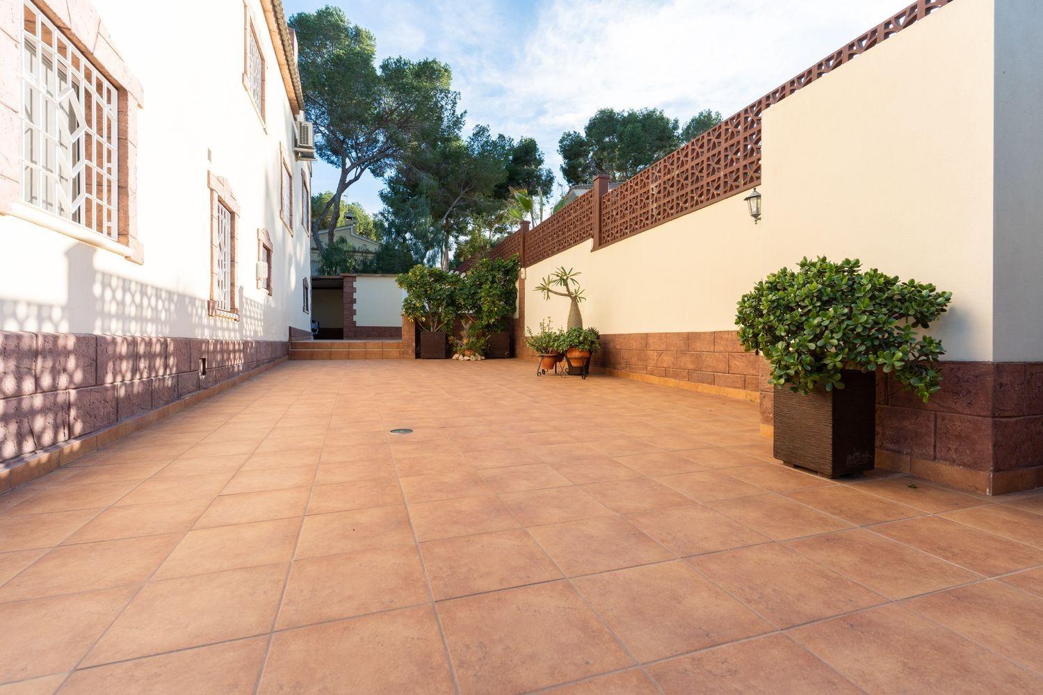 7-Bedroom Villa in Los Balcones - Los Altos del Edén, Torrevieja - Image 16