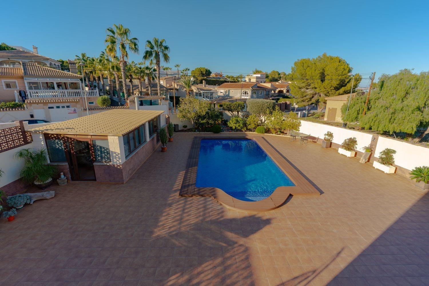 7-Bedroom Villa in Los Balcones - Los Altos del Edén, Torrevieja - Image 17