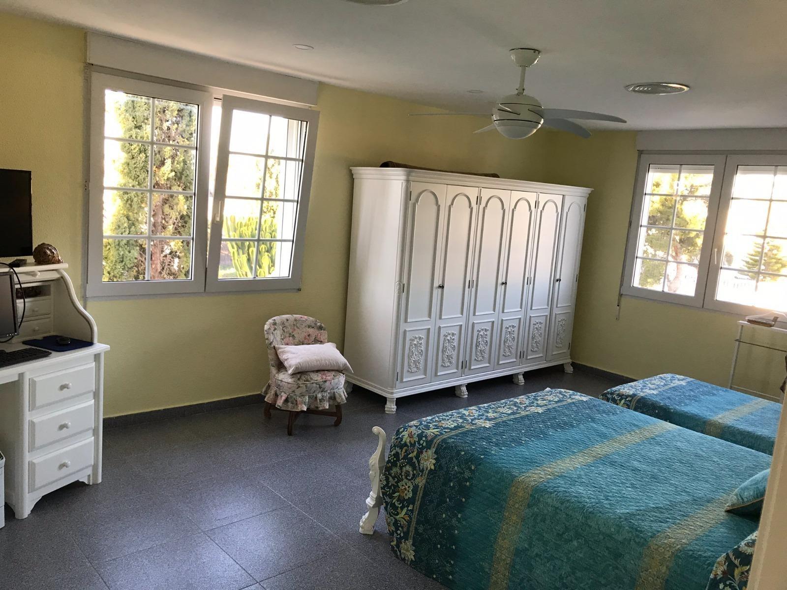 7-Bedroom Villa in Cabo Roig - Image 24