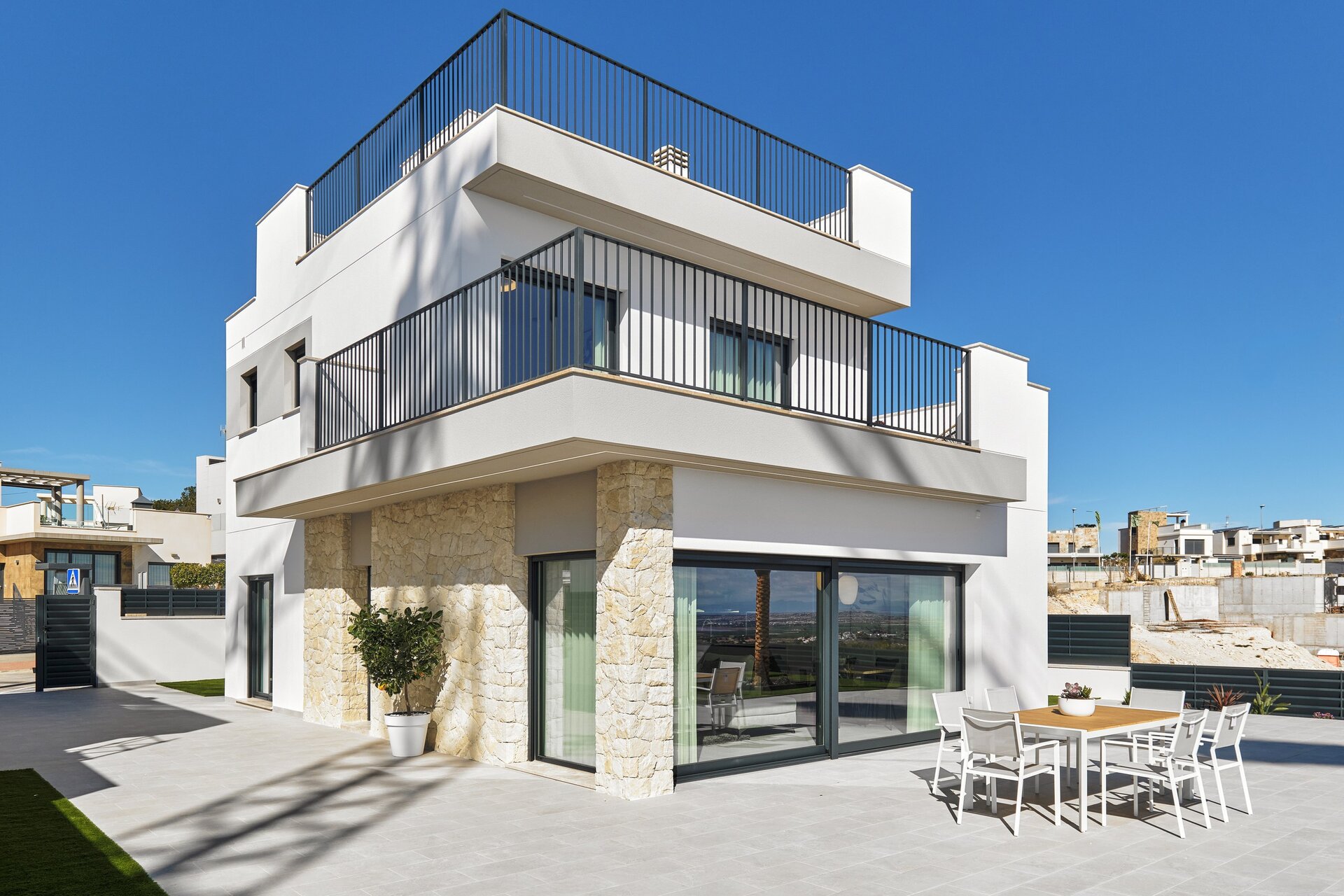 3-Bedroom Villa in San Miguel de Salinas - Image 20