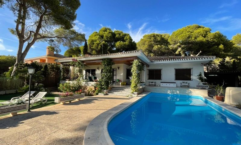 6-Bedroom Villa in Campoamor, Orihuela Costa - Image 4
