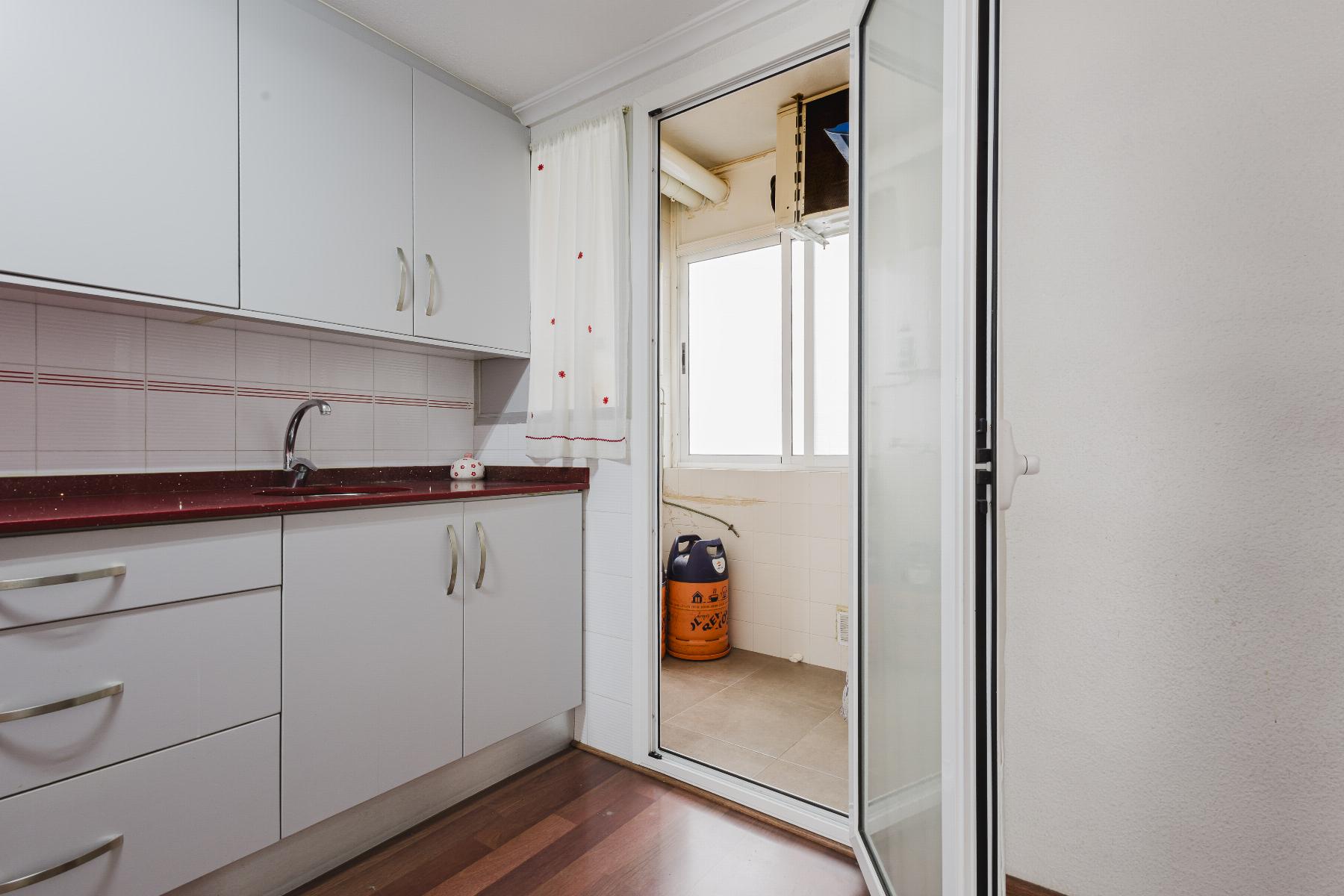 3-Bedroom Apartment in Acequion, Torrevieja - Image 13