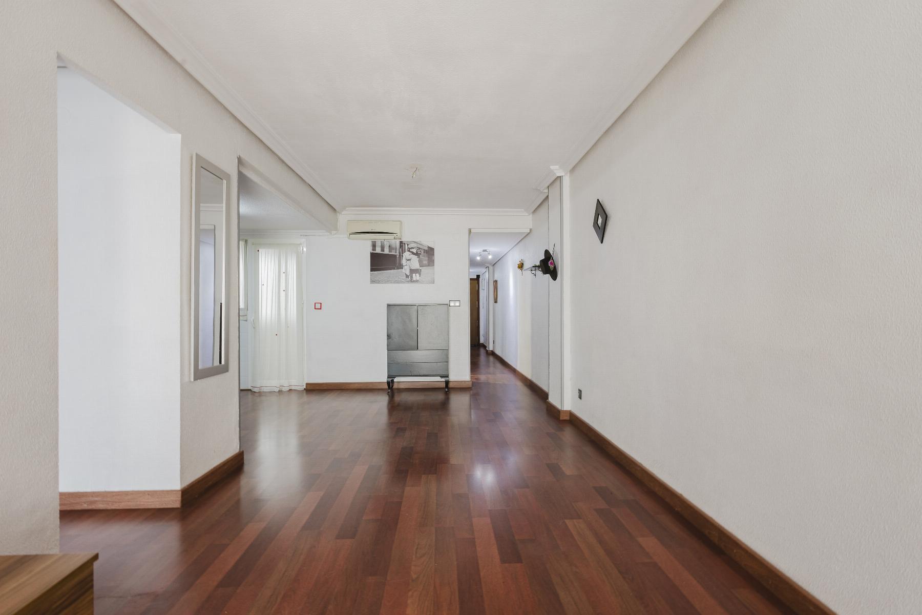 3-Bedroom Apartment in Acequion, Torrevieja - Image 5