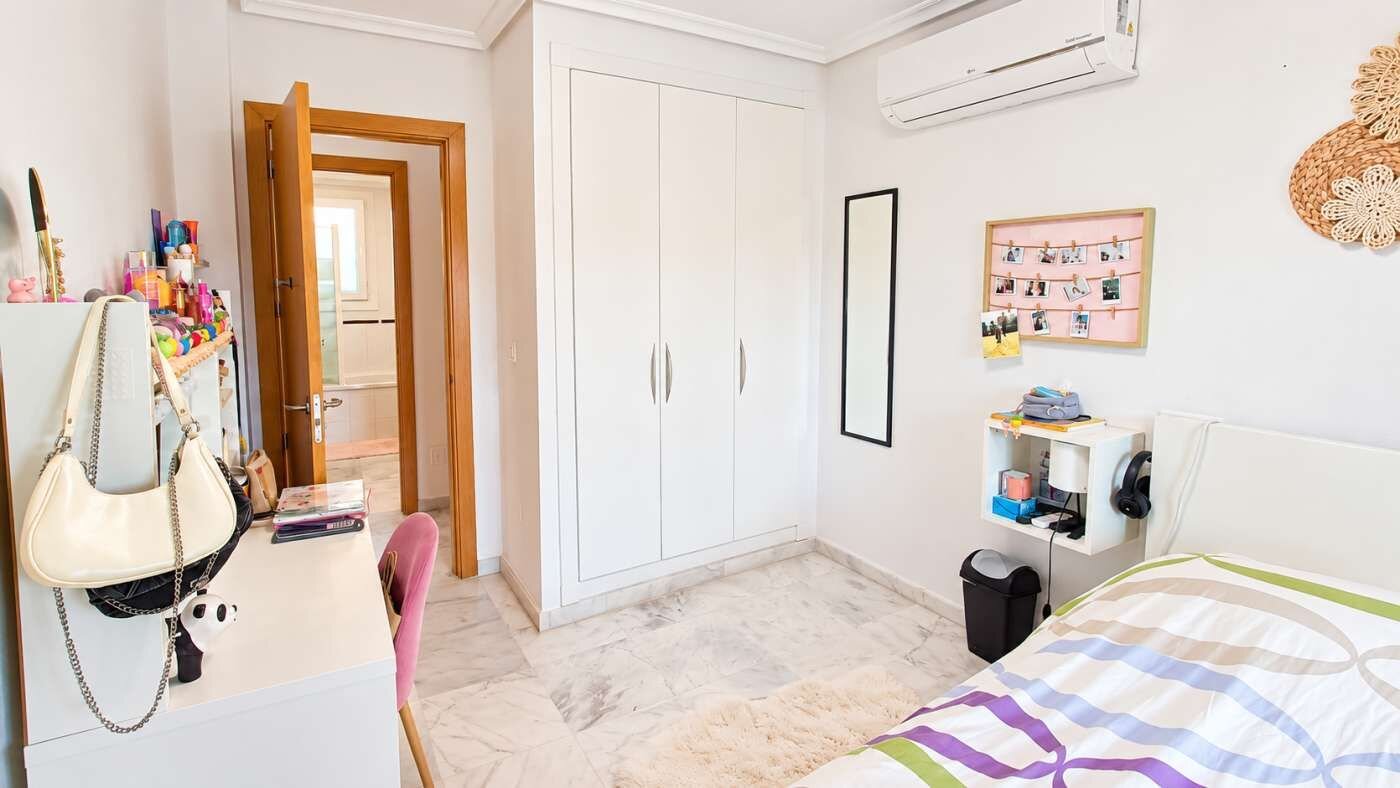 3-Bedroom Villa in Comunidad Valenciana, Algorfa - Image 14