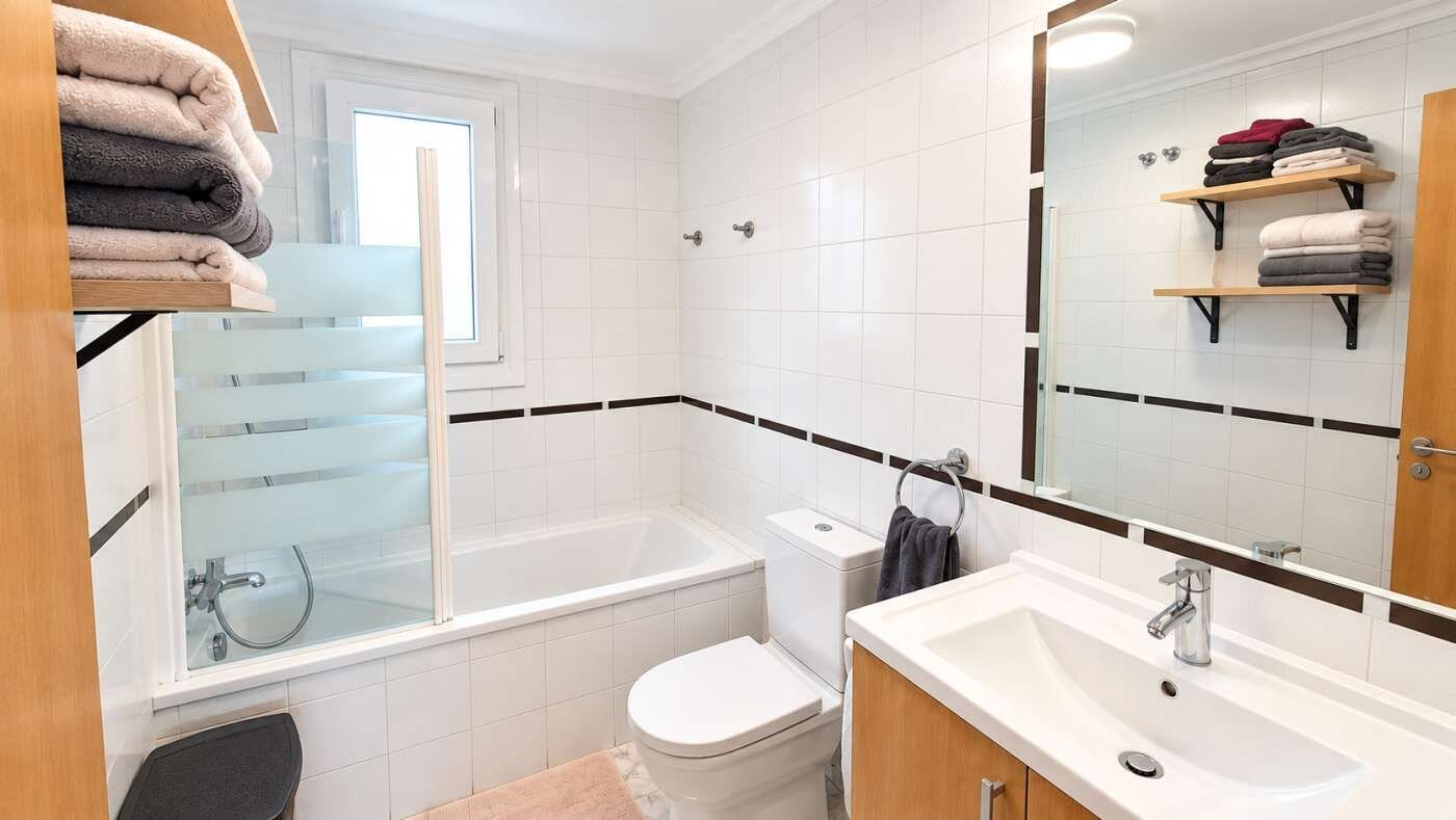 3-Bedroom Villa in Comunidad Valenciana, Algorfa - Image 16