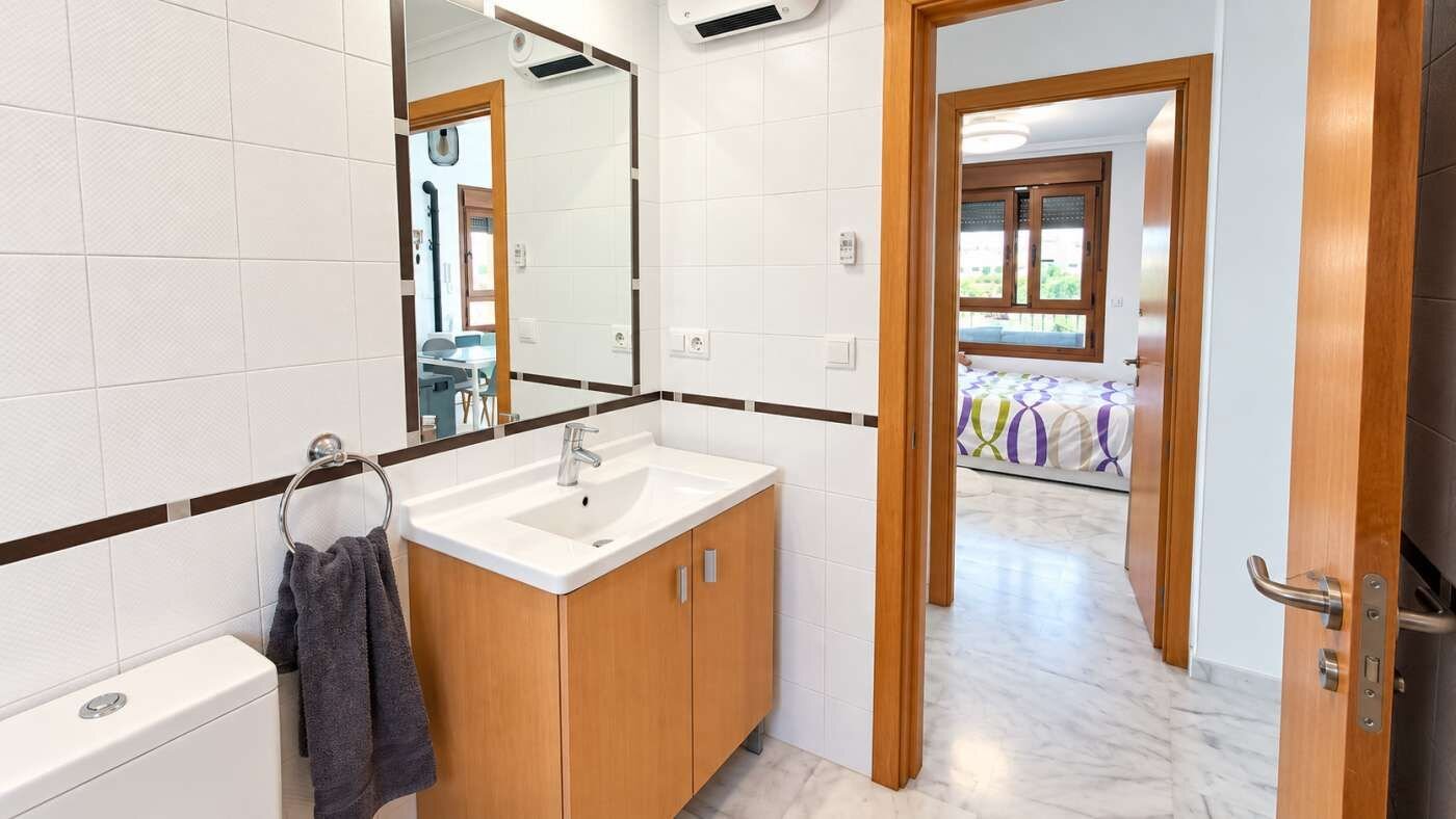 3-Bedroom Villa in Comunidad Valenciana, Algorfa - Image 17