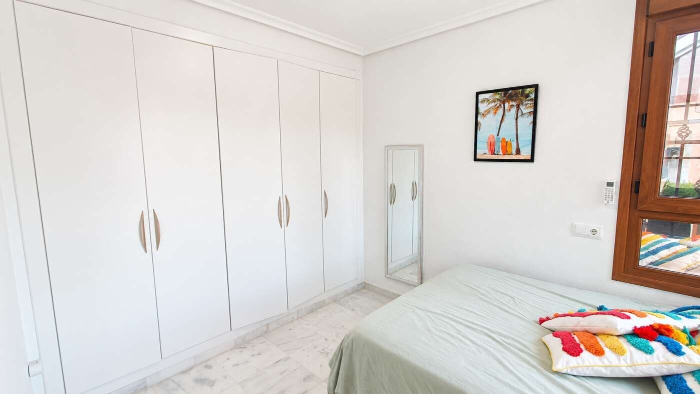 3-Bedroom Villa in Comunidad Valenciana, Algorfa - Image 19