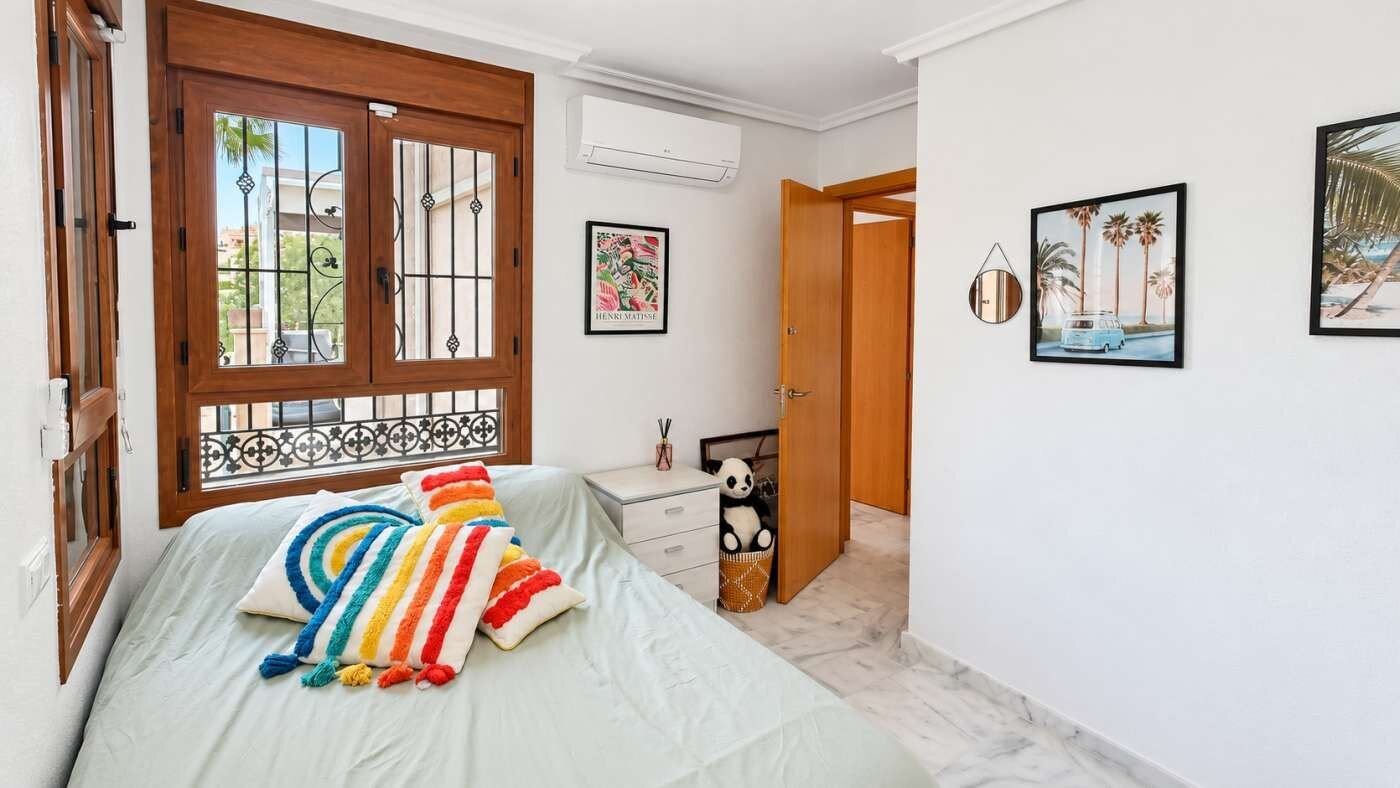 3-Bedroom Villa in Comunidad Valenciana, Algorfa - Image 20
