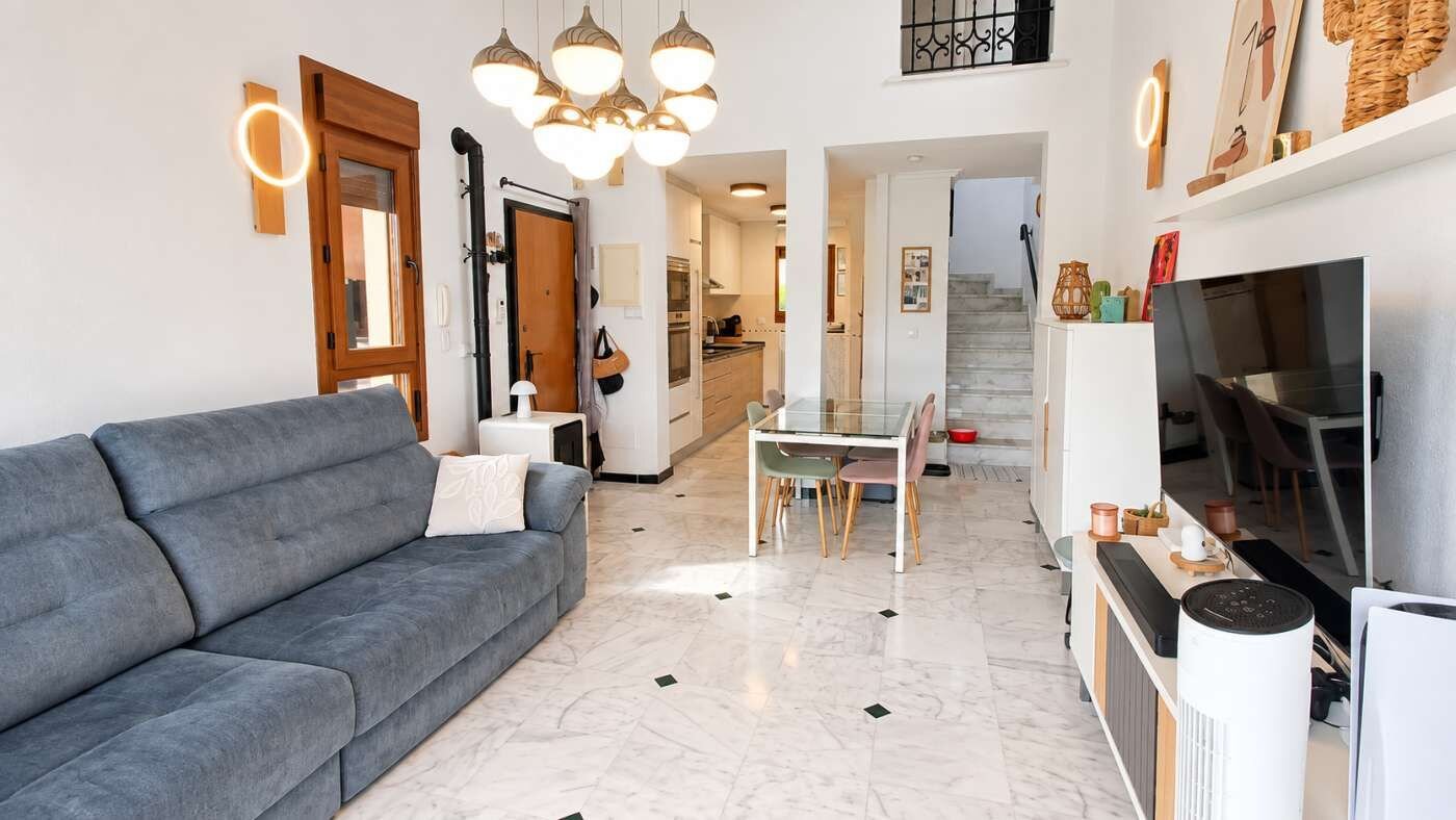 3-Bedroom Villa in Comunidad Valenciana, Algorfa - Image 4
