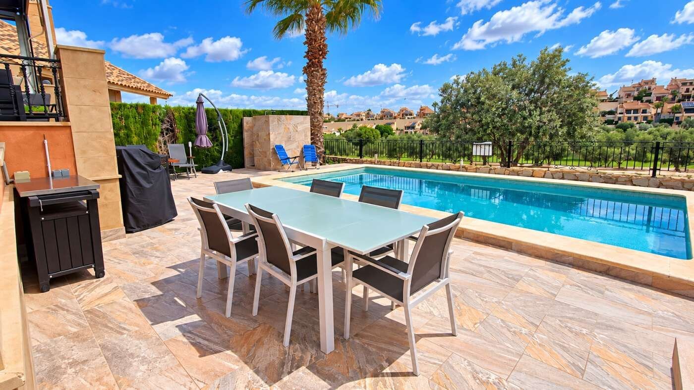 3-Bedroom Villa in Comunidad Valenciana, Algorfa - Image 40
