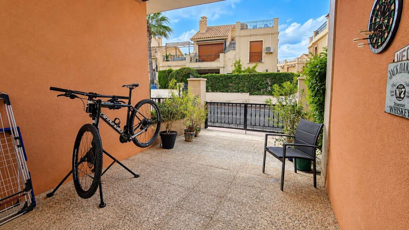 3-Bedroom Villa in Comunidad Valenciana, Algorfa - Image 47