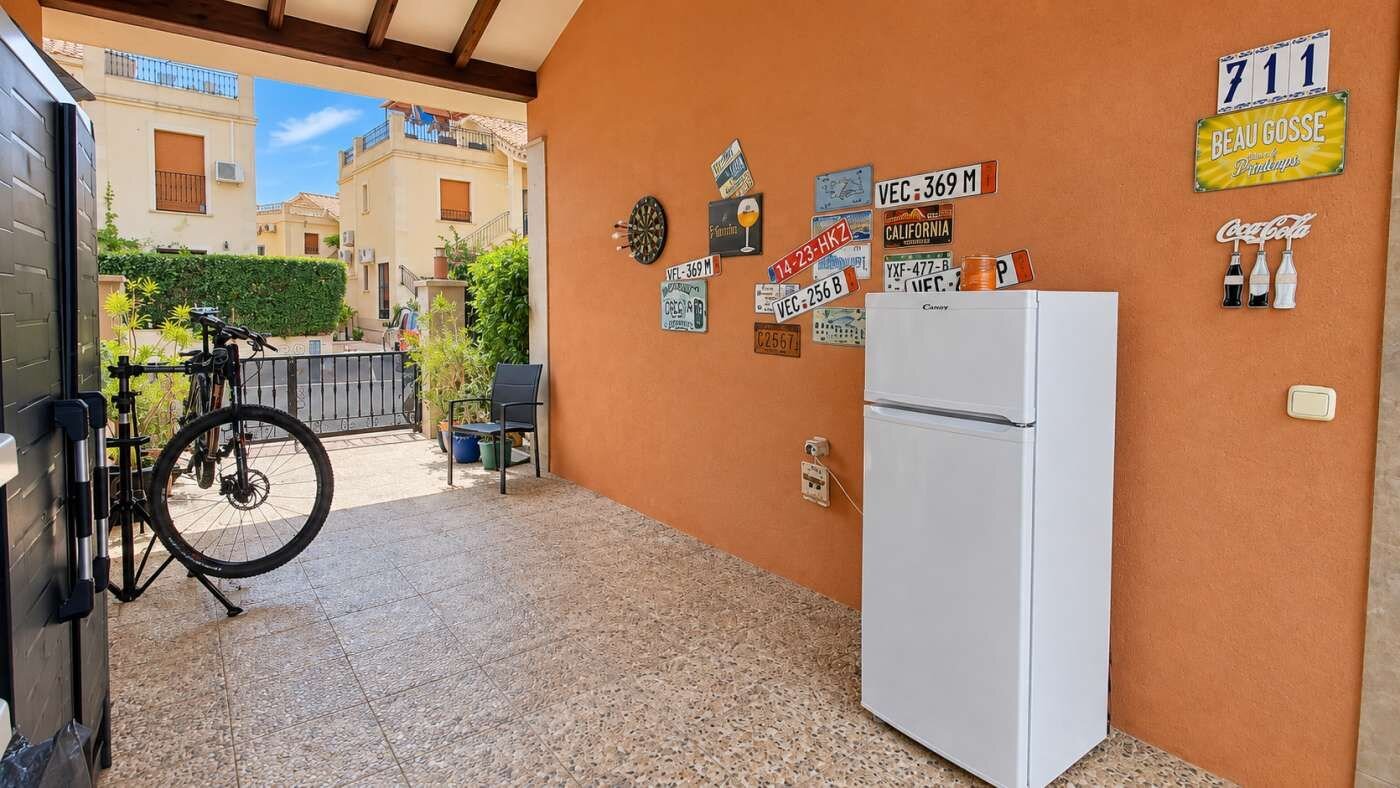 3-Bedroom Villa in Comunidad Valenciana, Algorfa - Image 48
