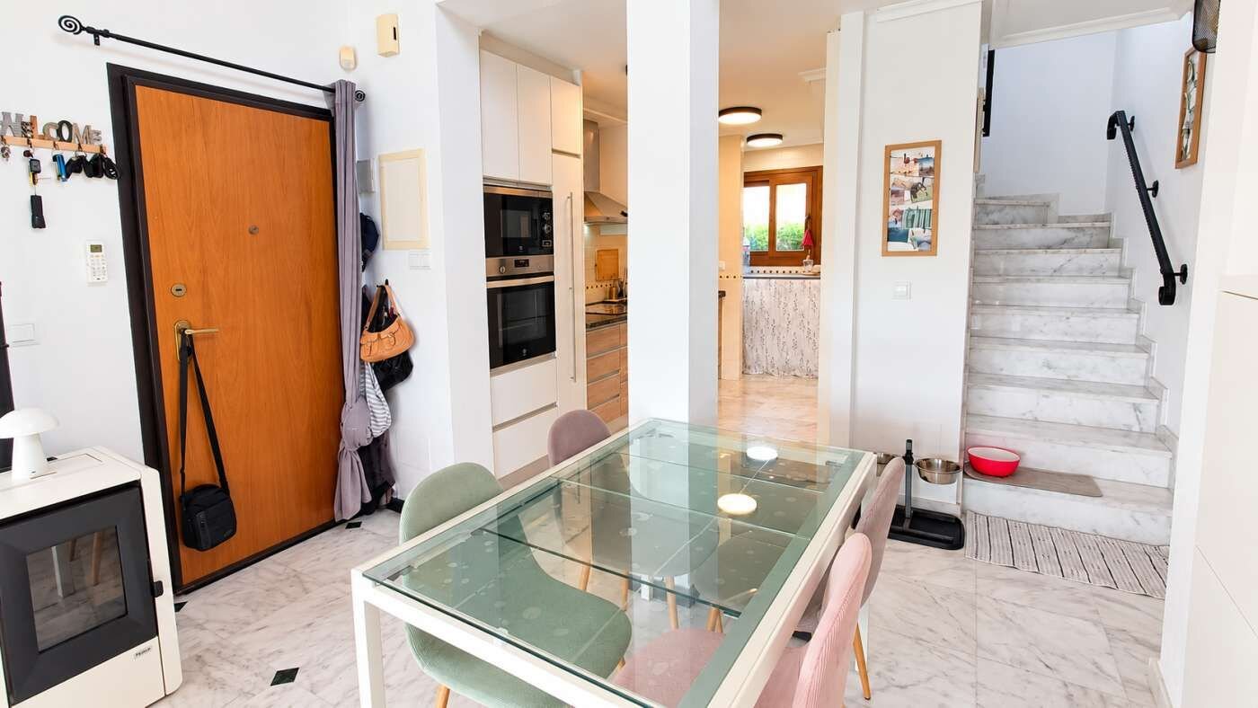 3-Bedroom Villa in Comunidad Valenciana, Algorfa - Image 9