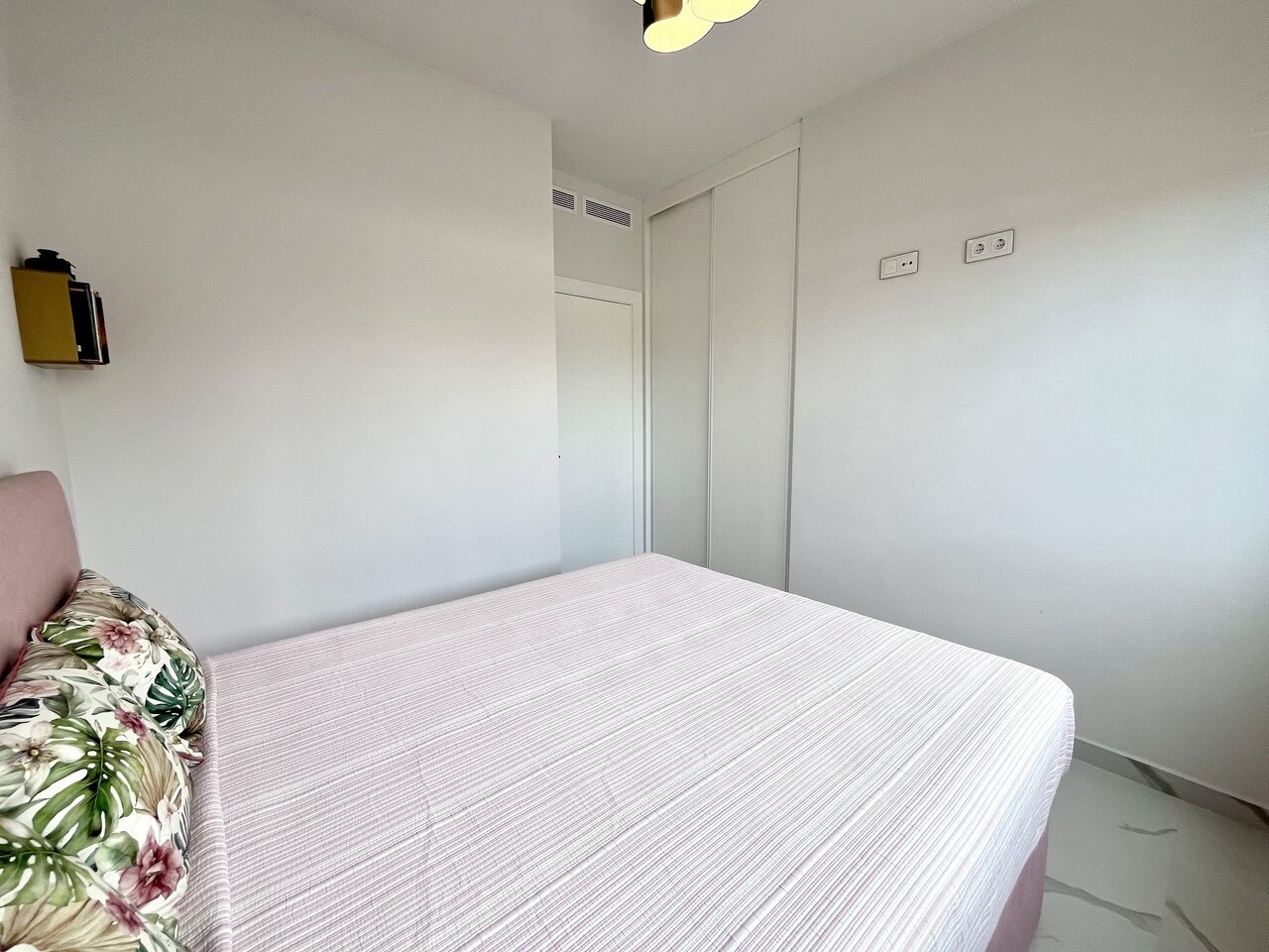 2-Bedroom Apartment in San Miguel de Salinas - Image 14