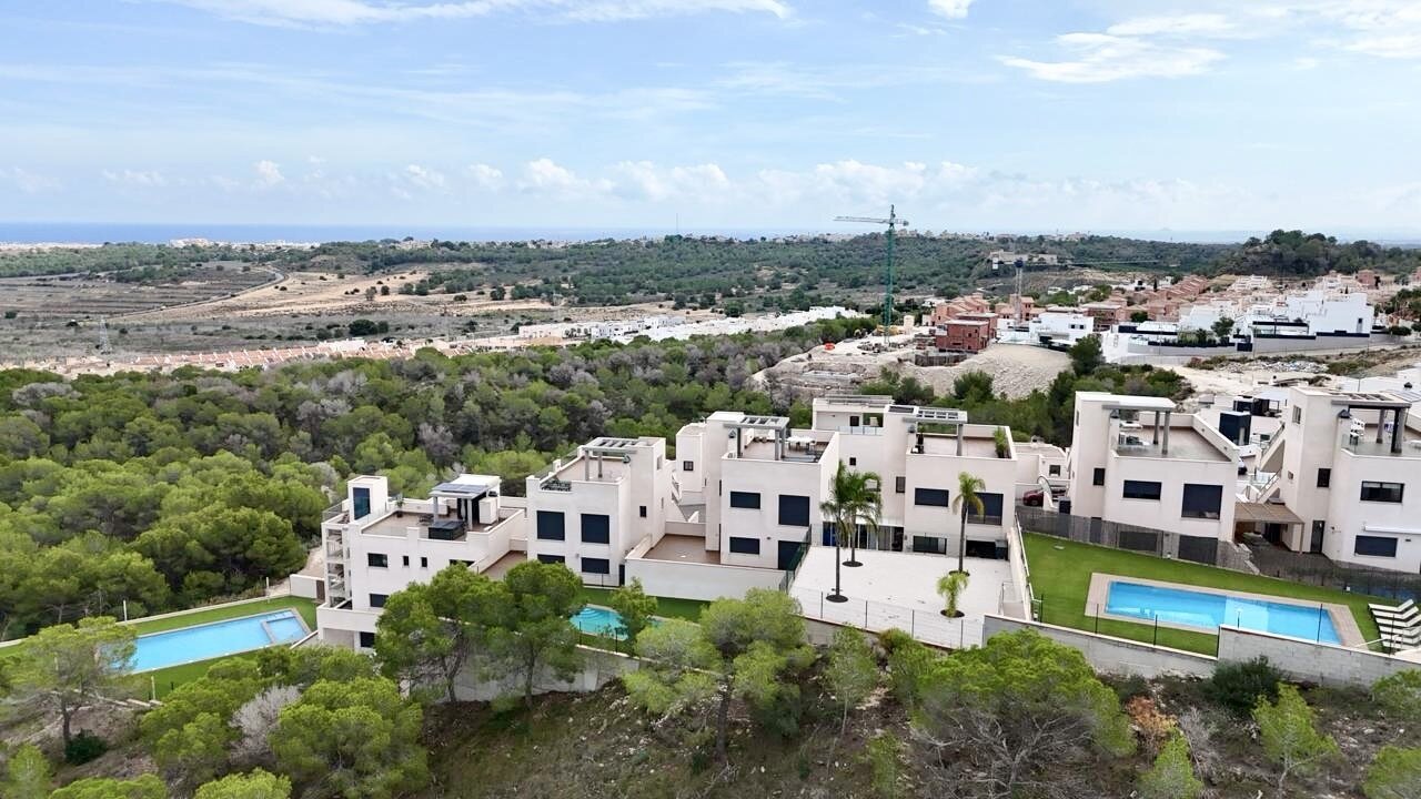 2-Bedroom Apartment in San Miguel de Salinas - Image 40