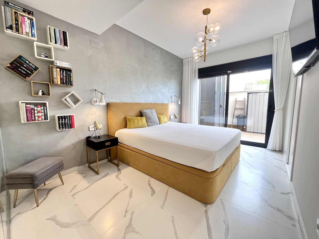 2-Bedroom Apartment in San Miguel de Salinas - Image 6