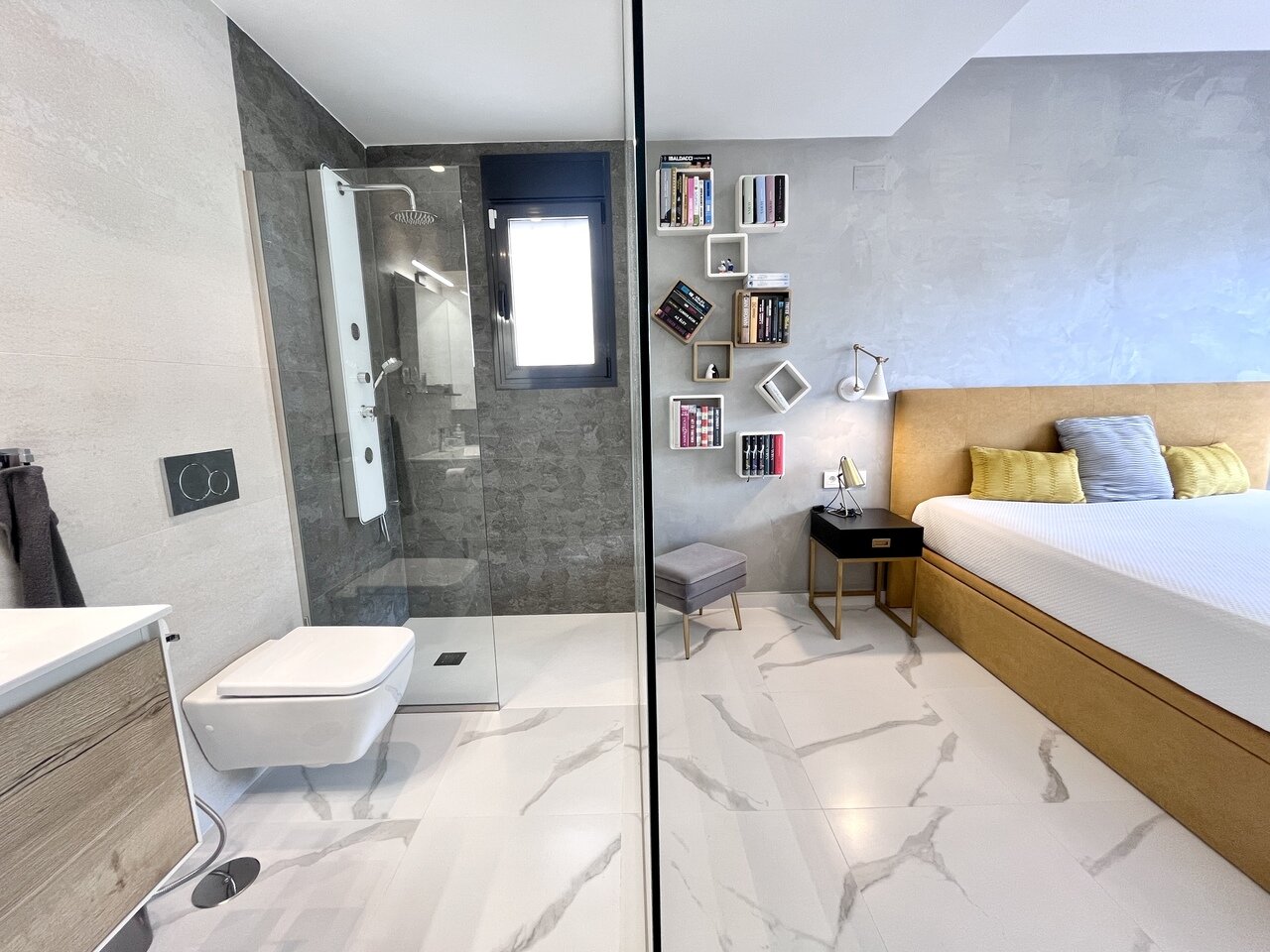 2-Bedroom Apartment in San Miguel de Salinas - Image 9