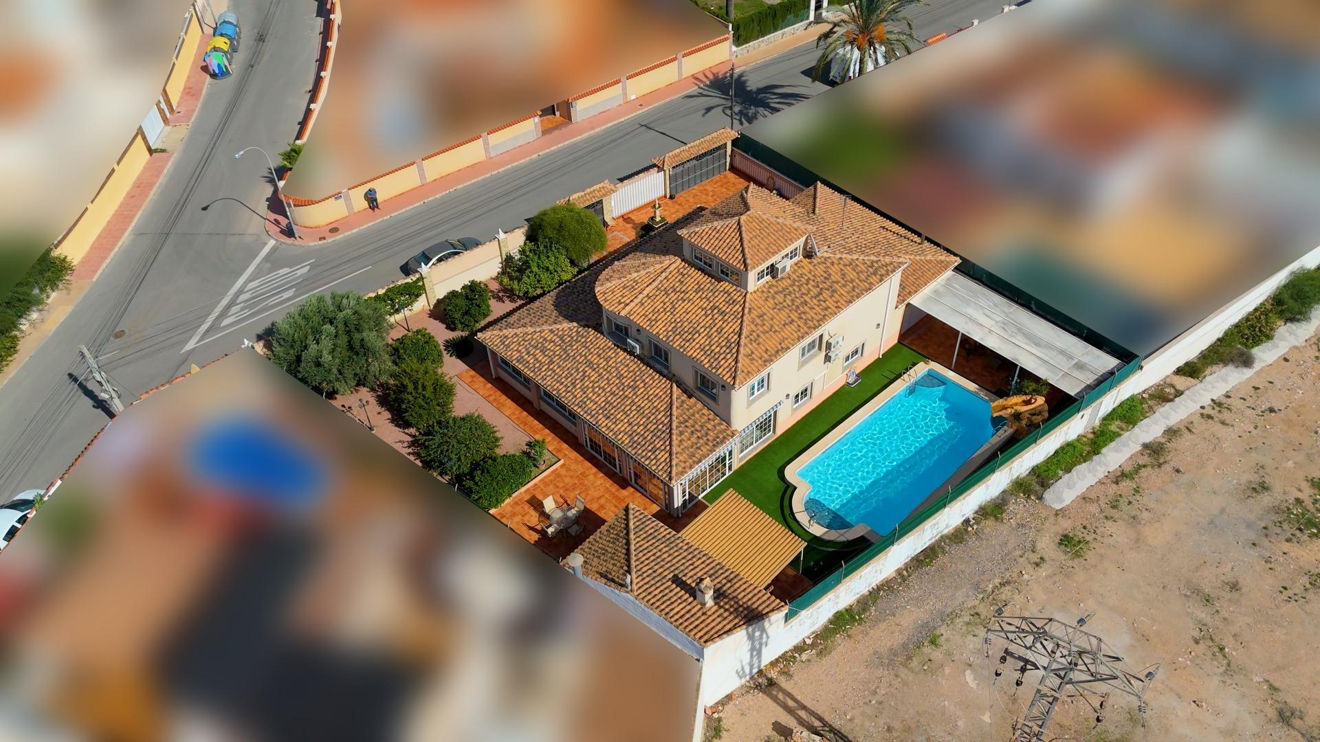 Villa met 6 Slaapkamers in La Siesta - El Salado - Torreta, Torrevieja - Image 1